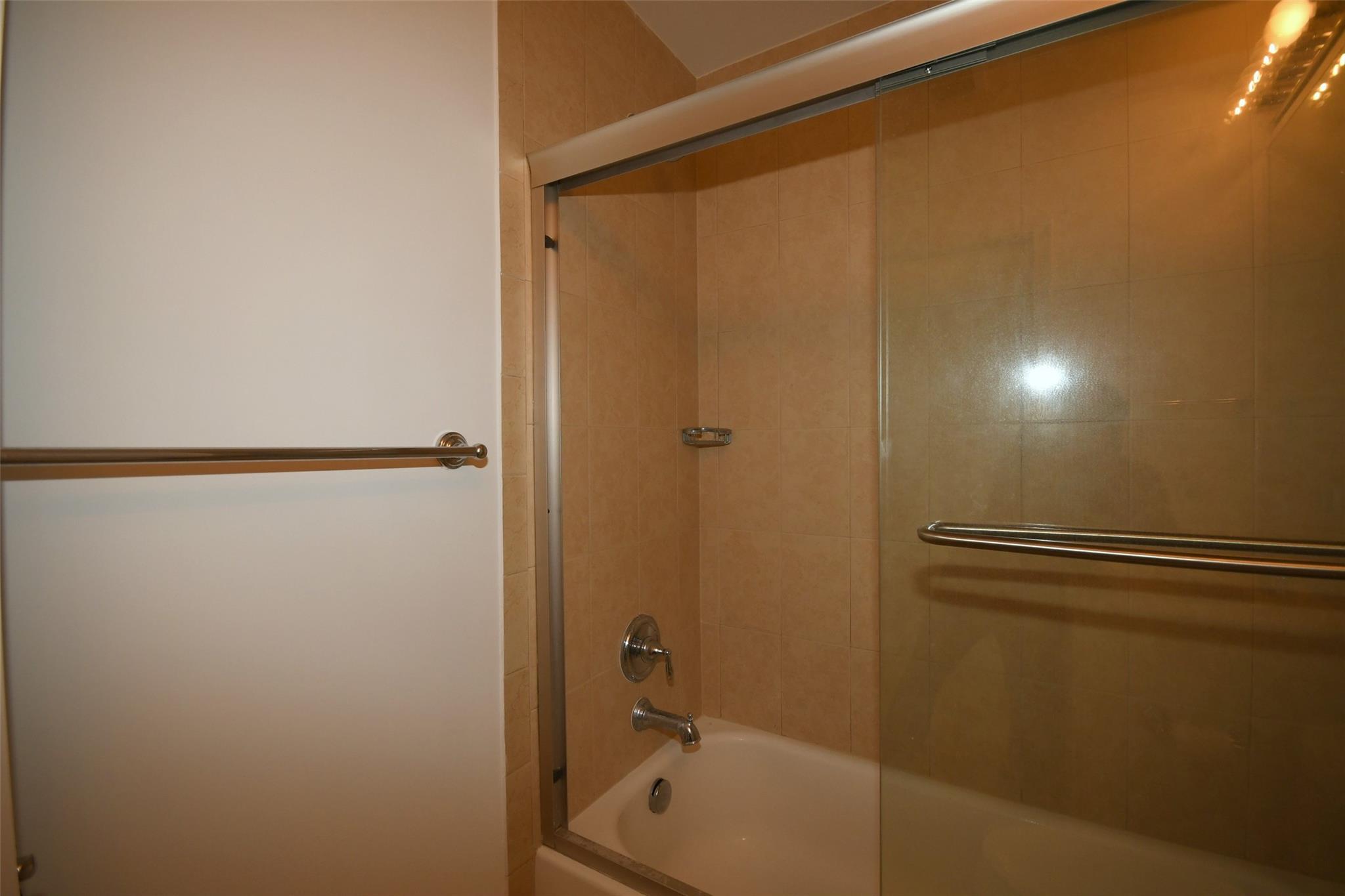 ARTESIA - Residential Lease