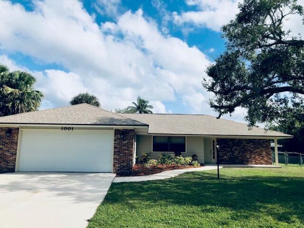 Photo of 1001 Coral Street, Fort Pierce, FL 34982 (MLS # R10889985)