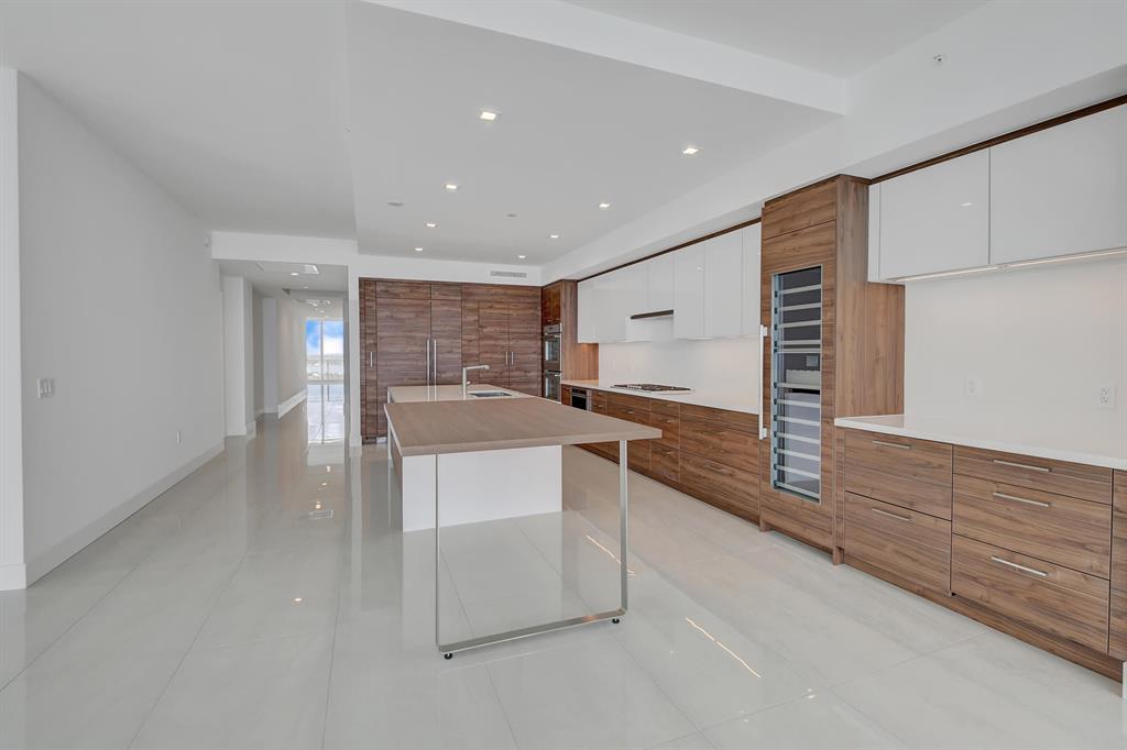 5000 NORTH OCEAN - Residential