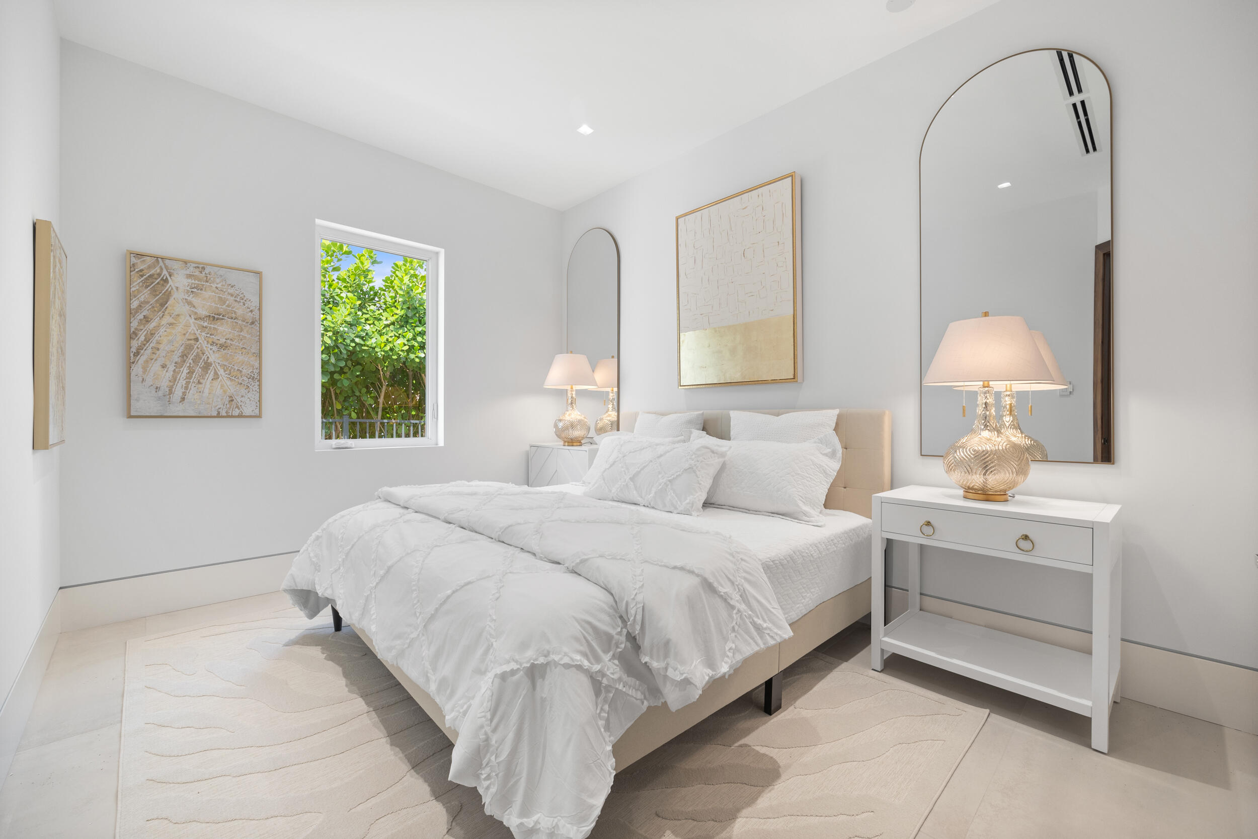 COUNTRY CLUB POINT - Residential