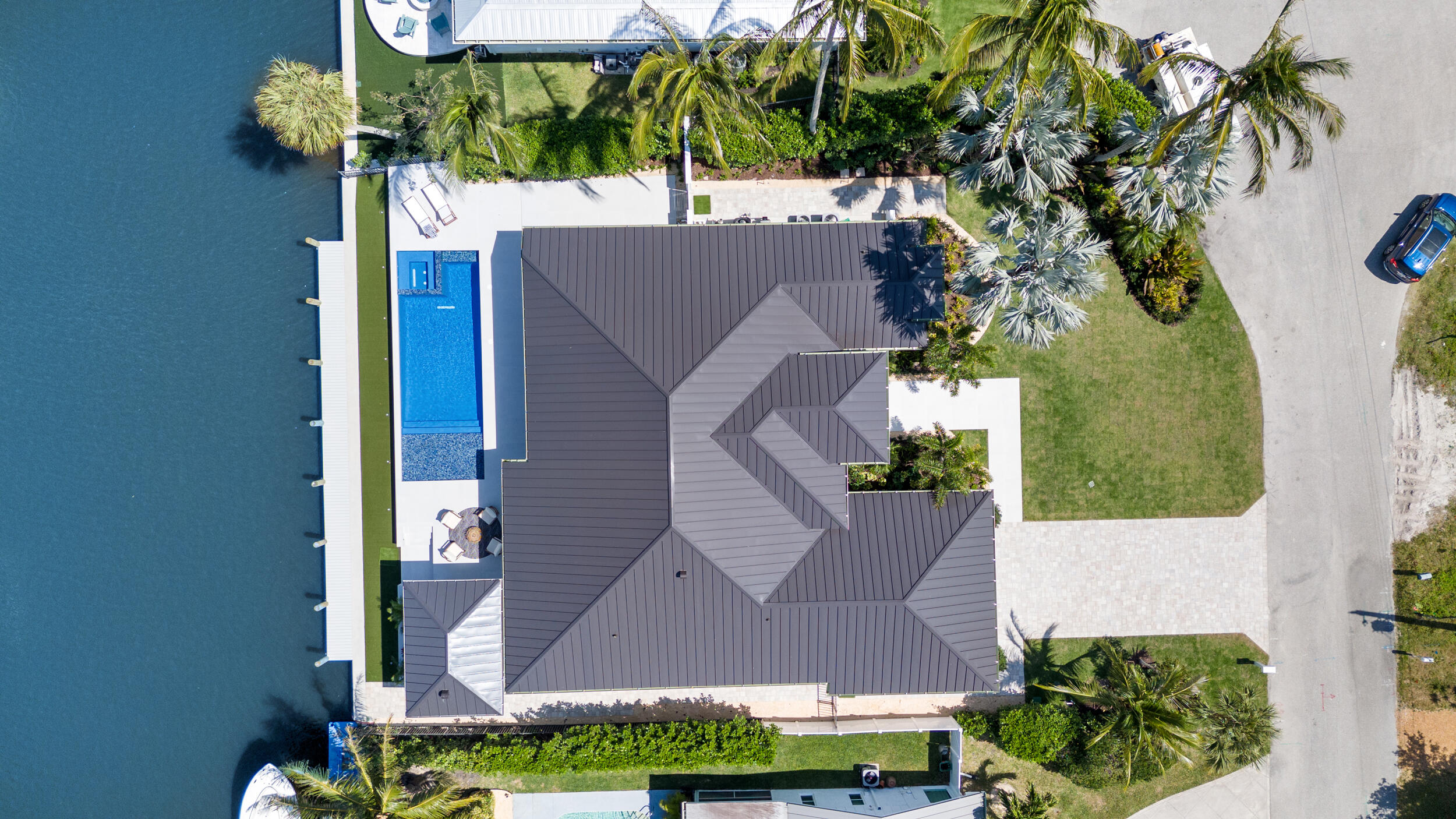 COUNTRY CLUB POINT - Residential