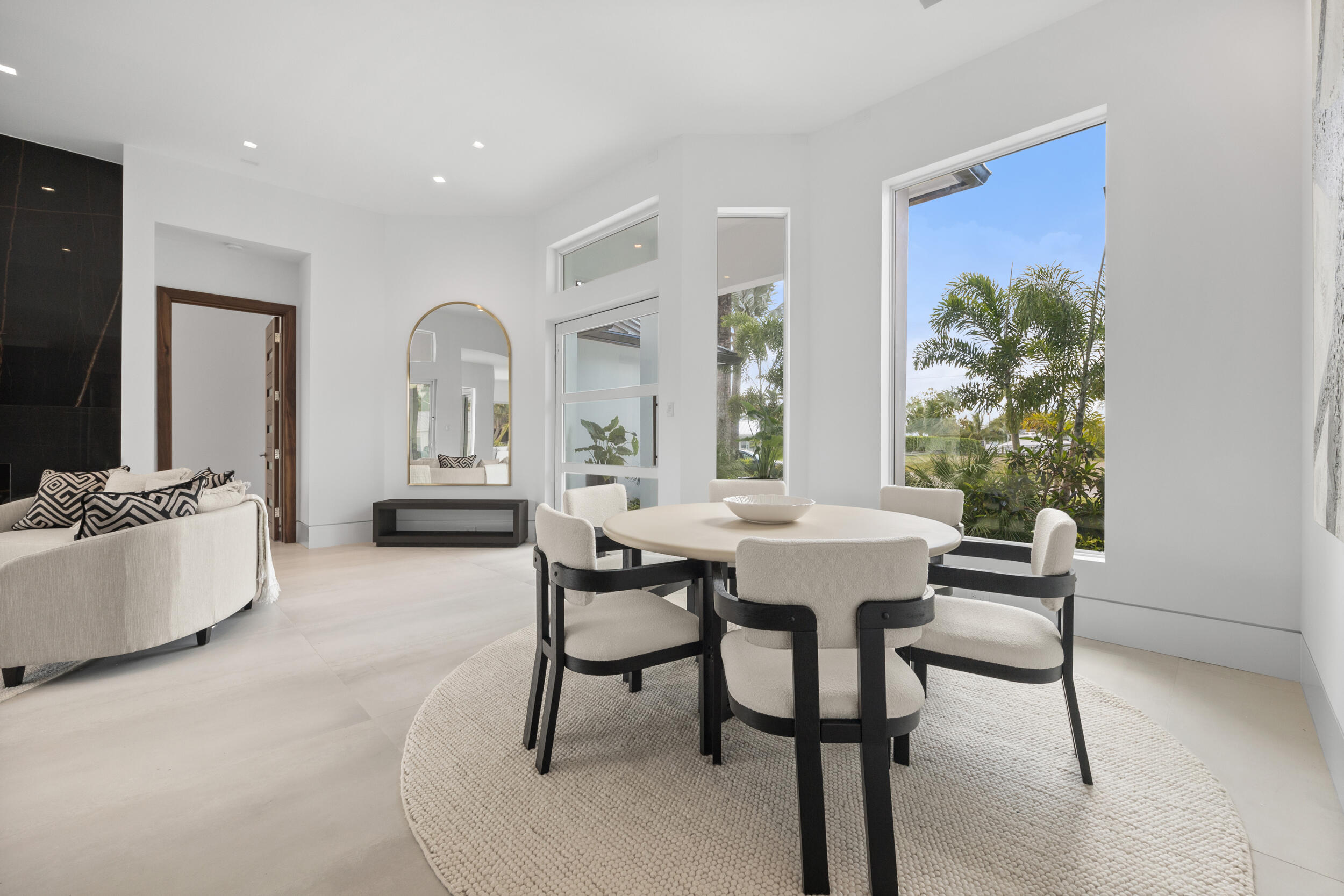 COUNTRY CLUB POINT - Residential