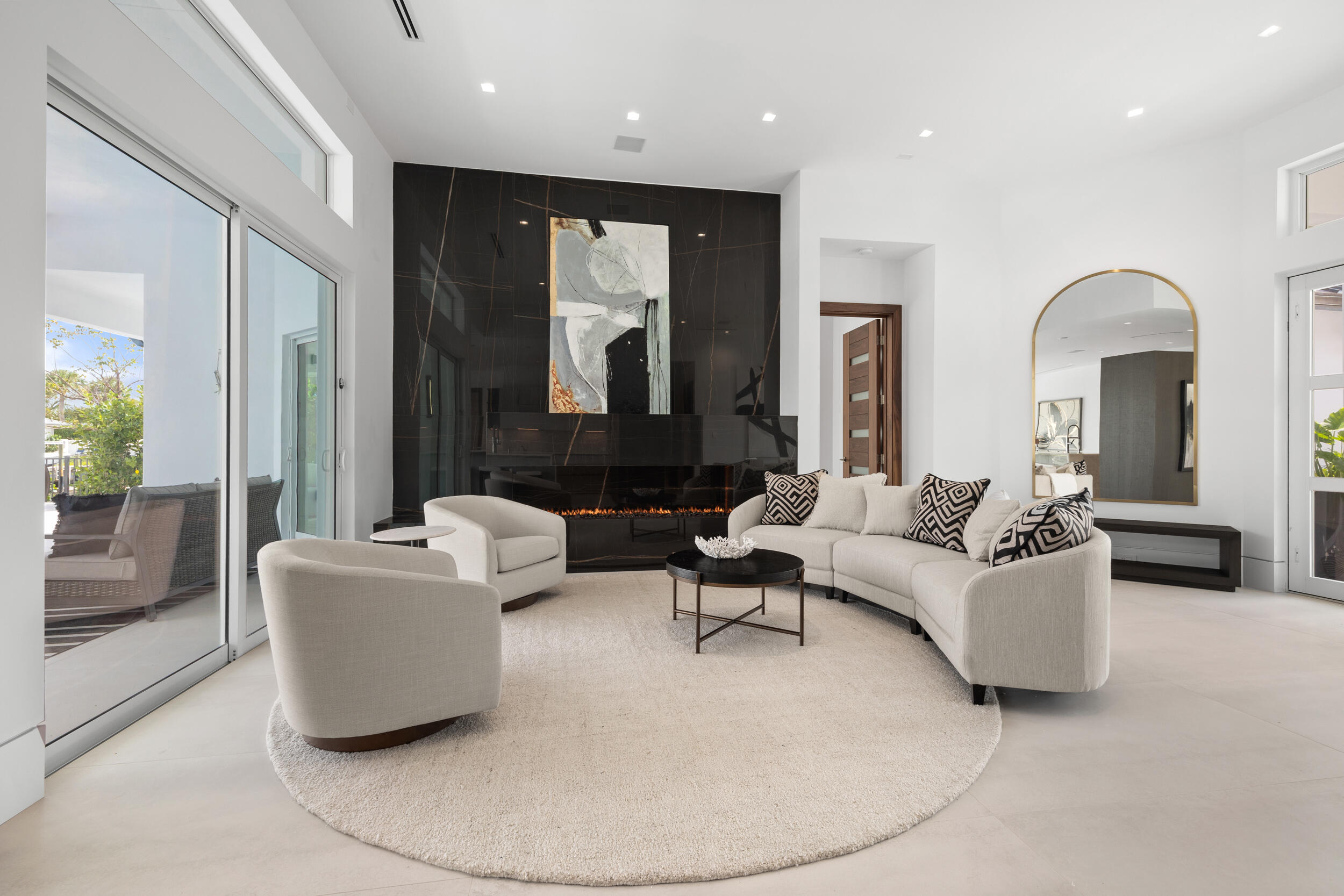 COUNTRY CLUB POINT - Residential