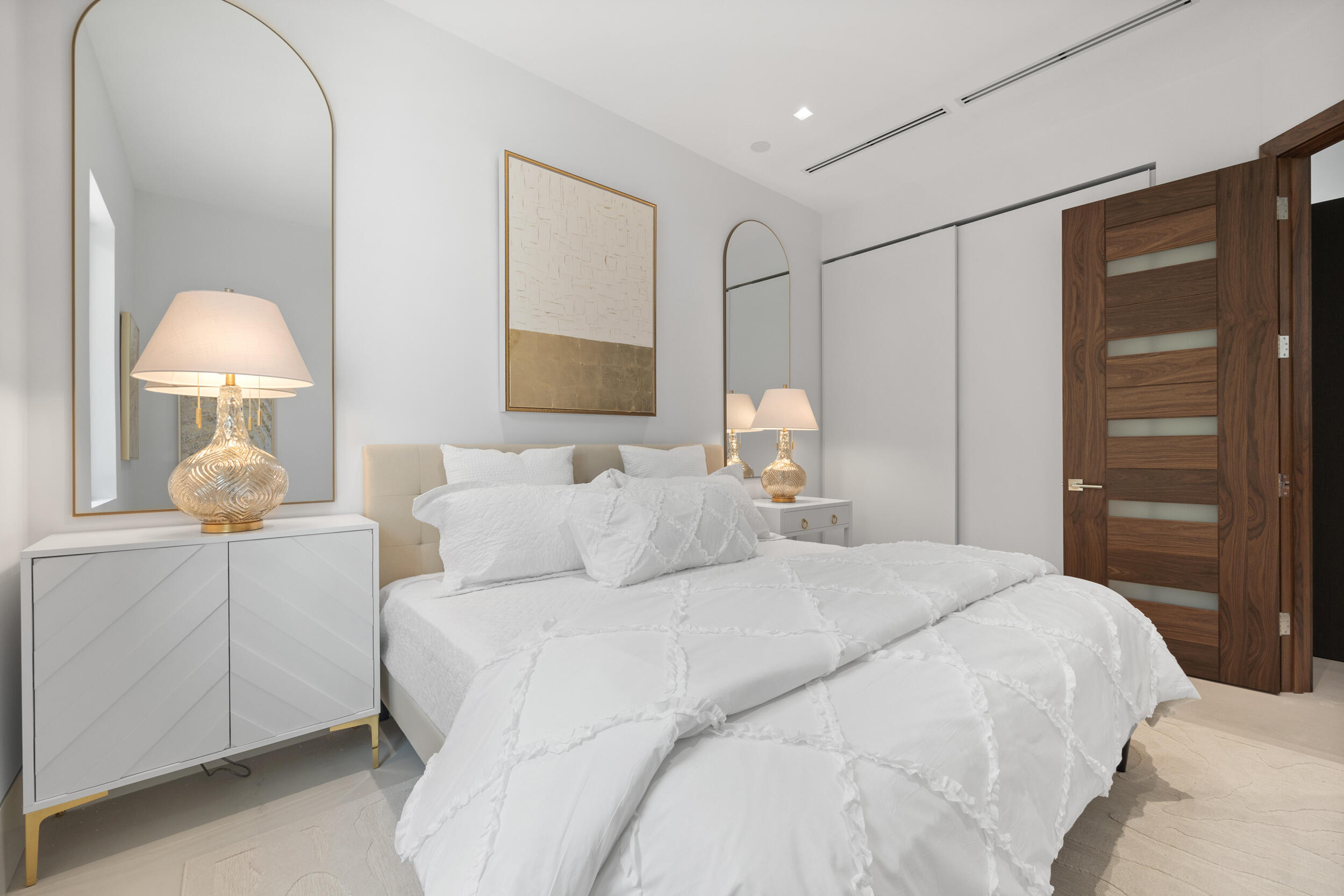 COUNTRY CLUB POINT - Residential