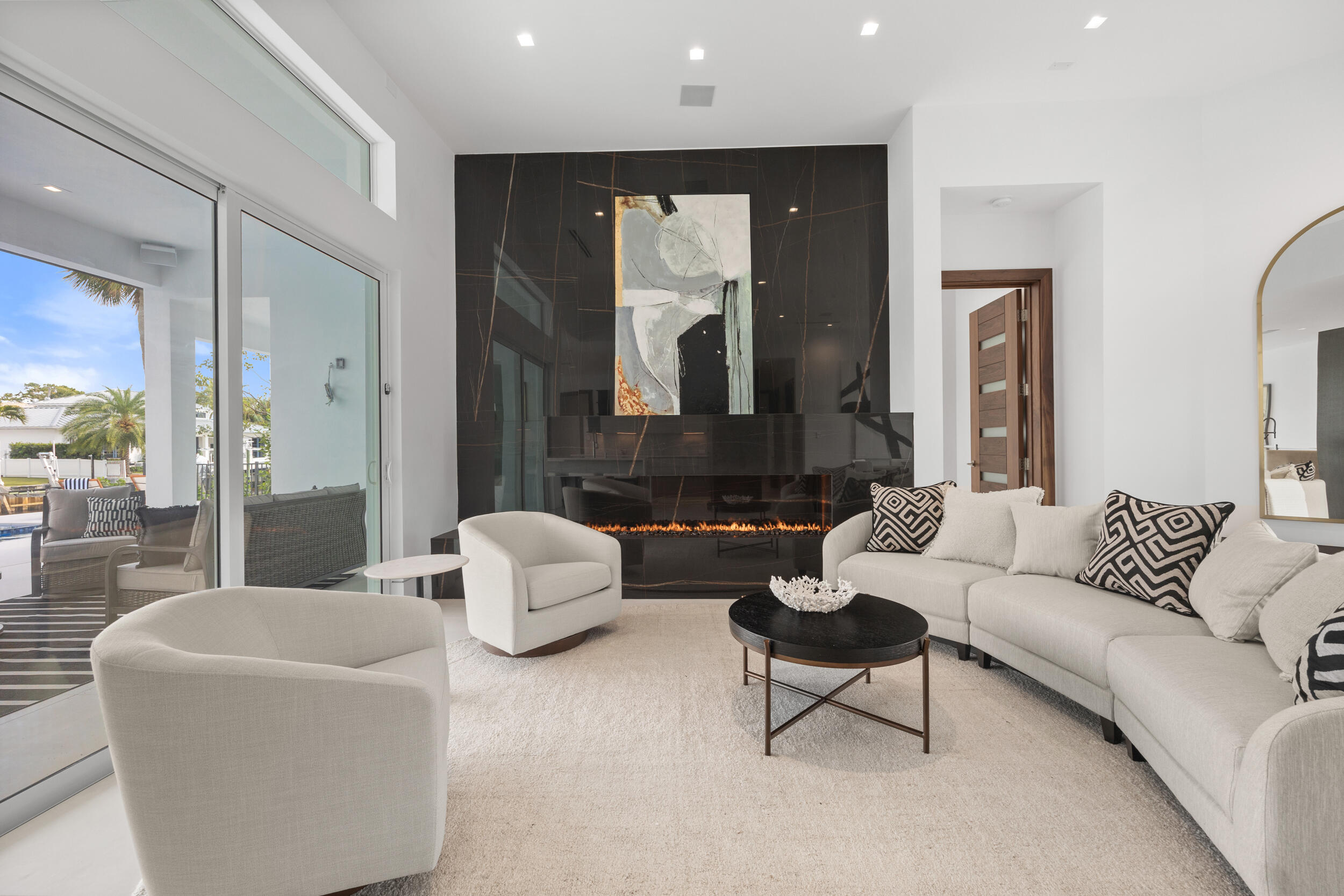 COUNTRY CLUB POINT - Residential