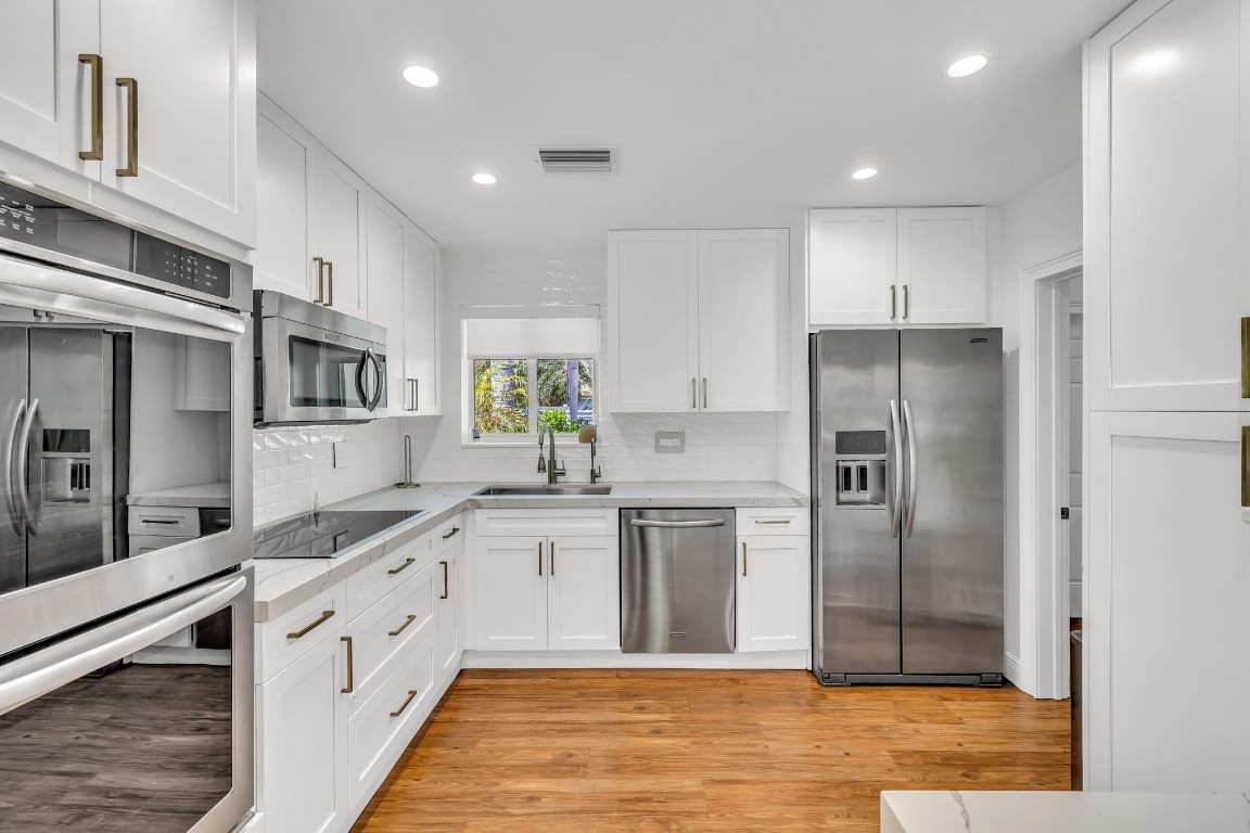 Lighthouse Point Estates - Residential