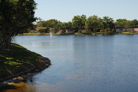 Tiny photo for 676 Laconia Circle #B, Lake Worth, FL 33467 (MLS # B26052712)