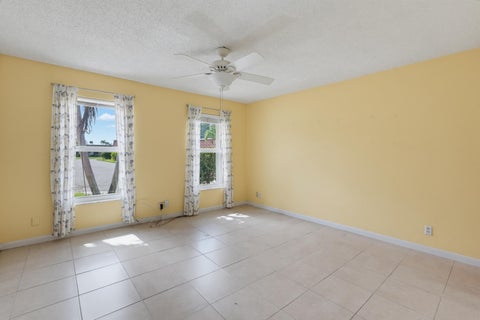 Tiny photo for 676 Laconia Circle #B, Lake Worth, FL 33467 (MLS # B26052712)
