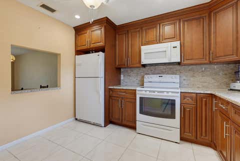 Tiny photo for 676 Laconia Circle #B, Lake Worth, FL 33467 (MLS # B26052712)