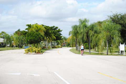 Tiny photo for 676 Laconia Circle #B, Lake Worth, FL 33467 (MLS # B26052712)