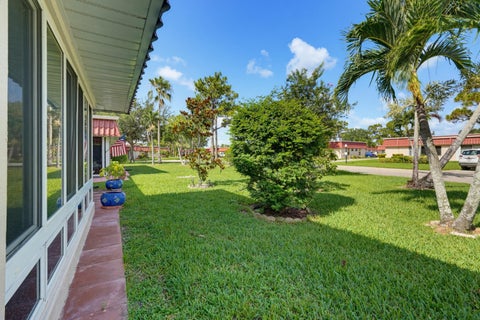 Tiny photo for 676 Laconia Circle #B, Lake Worth, FL 33467 (MLS # B26052712)