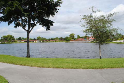 Tiny photo for 676 Laconia Circle #B, Lake Worth, FL 33467 (MLS # B26052712)