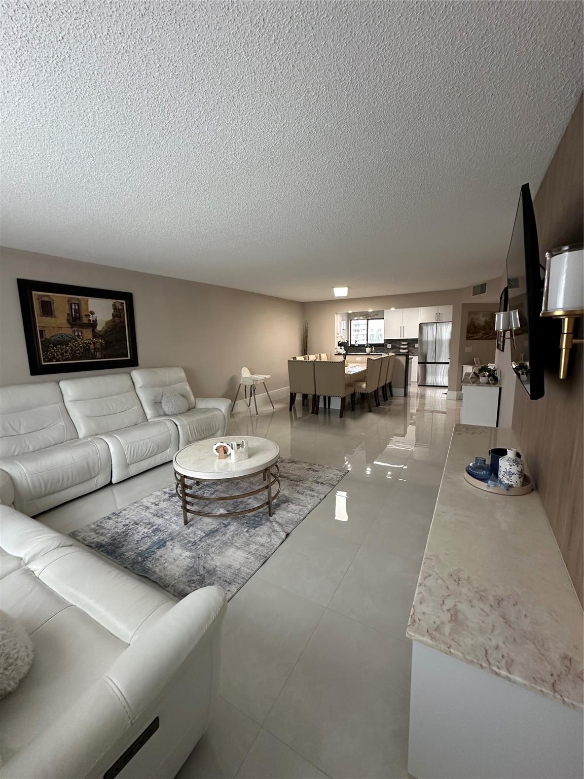 2820 Tennis Club Dr 408