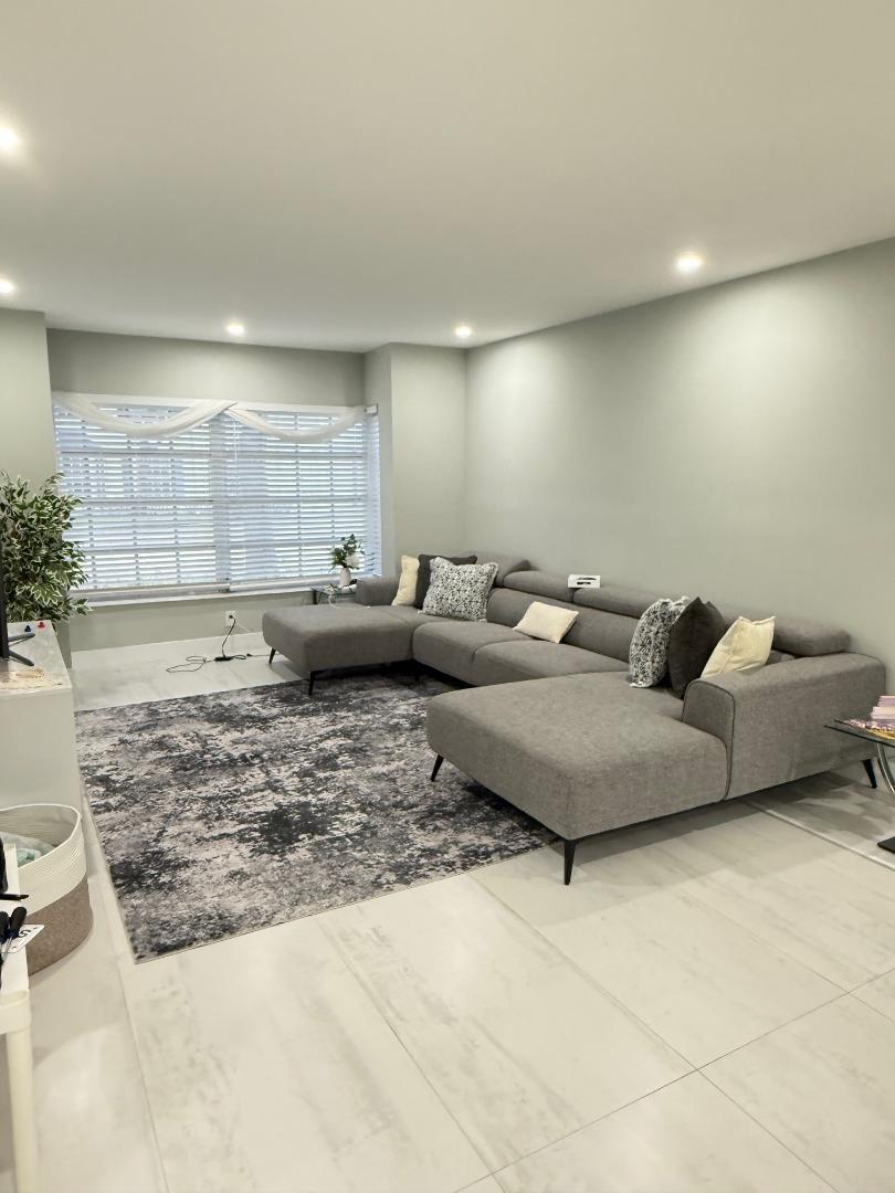 Step into this beautifully renovated 2-bedroom, 2-bathroom condo featuring luxury finishes throughout. Enjoy the elegance of gorgeous light tile flooring that flows seamlessly from room to room, paired with a tastefully redesigned kitchen boasting brand-new appliances, a wine cooler, and modern cabinetry.
Additional upgrades include a new A/C system, new water heater, and recessed lighting that enhances the open, inviting floor plan—perfect for both everyday living and entertaining.
Ideally located in the highly sought-after Imperial Point Colonnades, you’ll be just minutes from the beach, top restaurants, shops, and more** 700 Minimum credit score and only 1 car permitted**