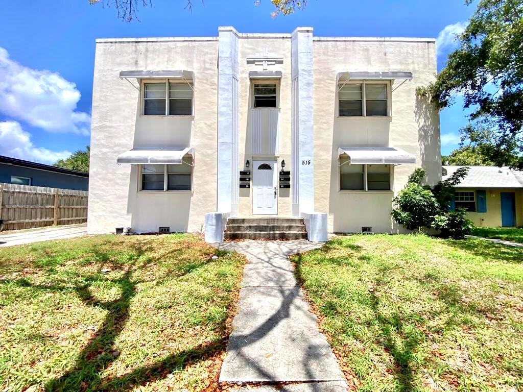 Spacious 1 bedroom, 1 bathroom apartment in a prime, central location. Recently painted throughout, giving it a fresh and inviting feel. Enjoy the convenience of NO HOA, making the application process simple and stress-free. Water is included in the rent, helping you save on monthly expenses. This apartment offers comfortable living with quick approval, so you can move in without delays. Don't miss out on this great opportunity to live in a well-maintained property close to everything you need!