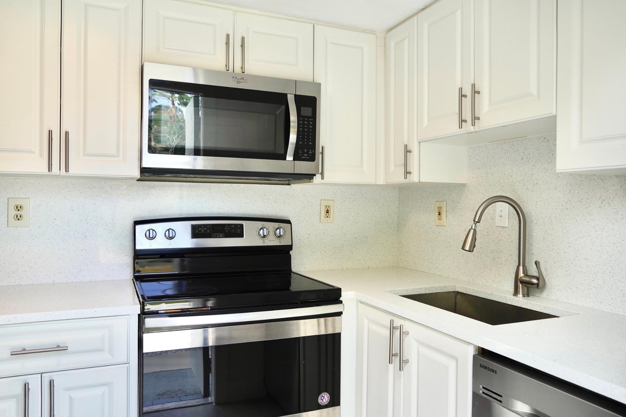 MRS ELVA A TRAX - Residential