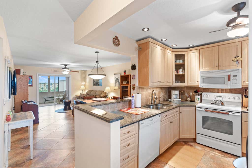 Photo of 2615 NE 1st Court #403, Boynton Beach, FL 33435 (MLS # B26050128)