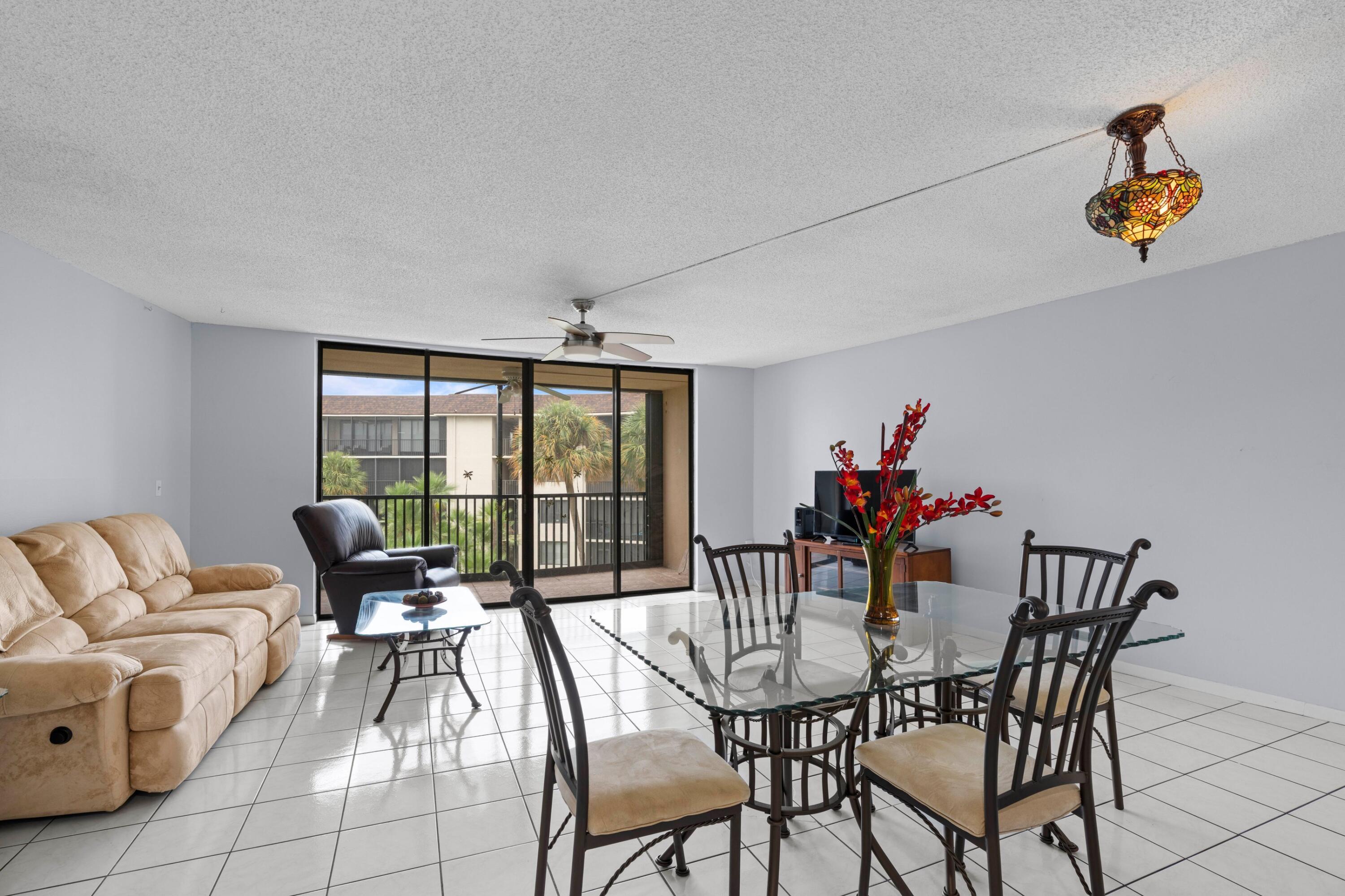 2424 N Federal Highway 305
