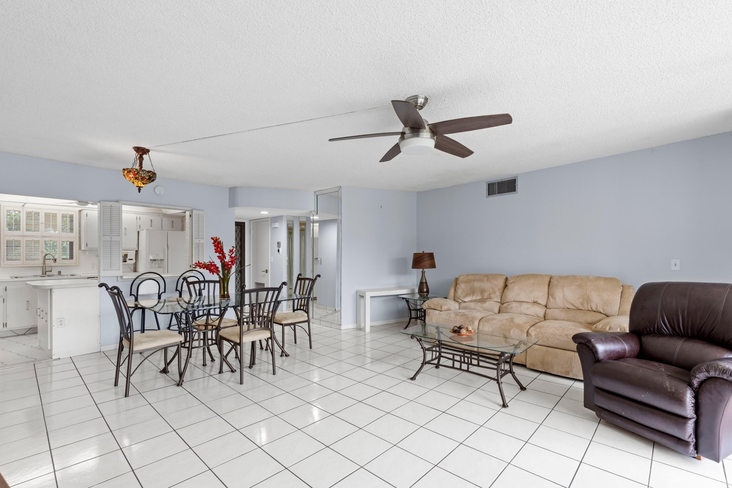 2424 N Federal Highway 305