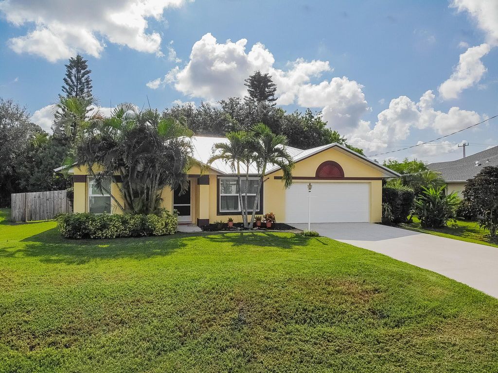 Photo of 6924 NW Hershy Circle, Port Saint Lucie, FL 34983 (MLS # R11012406)