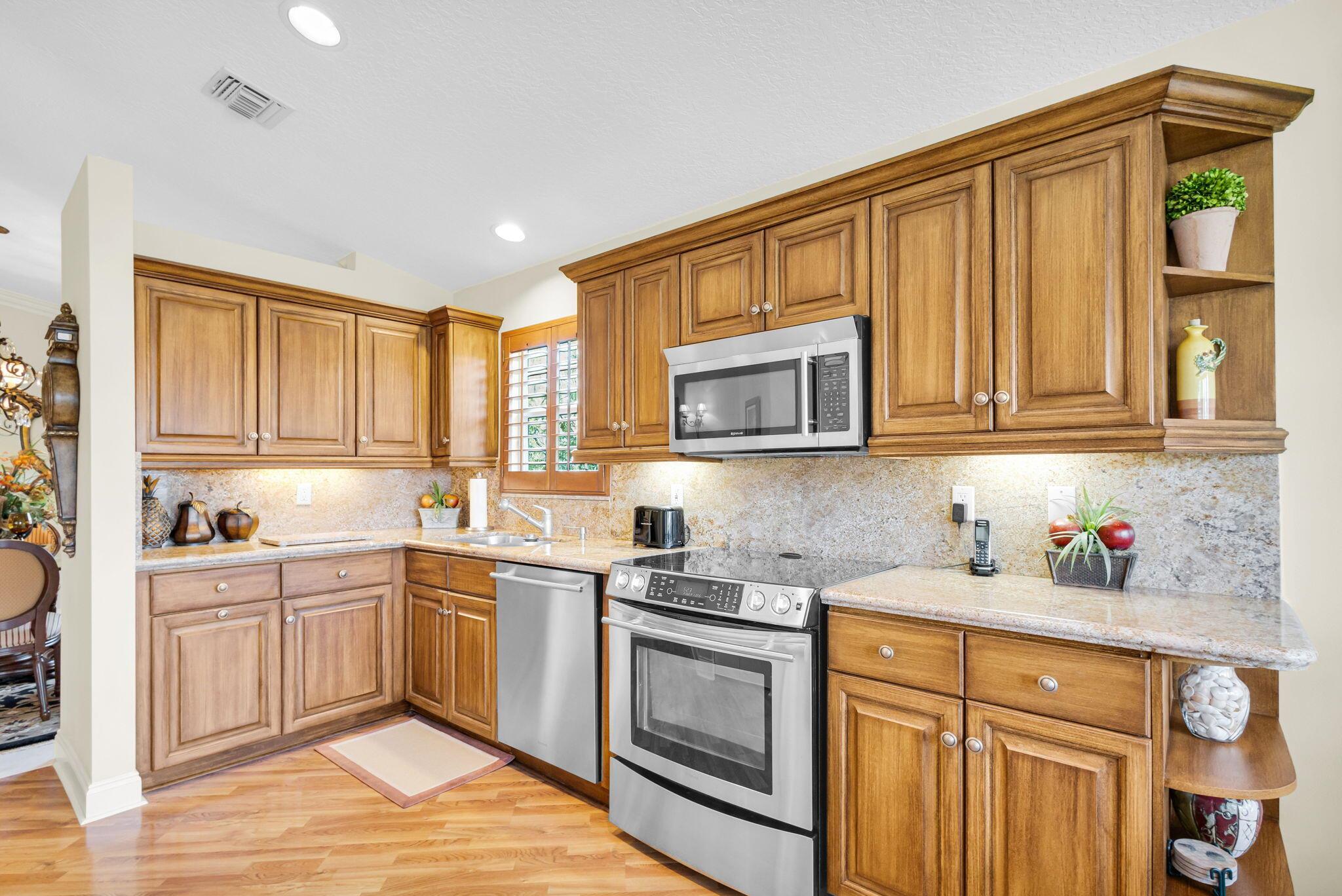 LEGENDS CONDO - Residential Lease