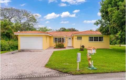 1401 Shore Drive, Lake Clarke Shores, FL MLS: R11088914