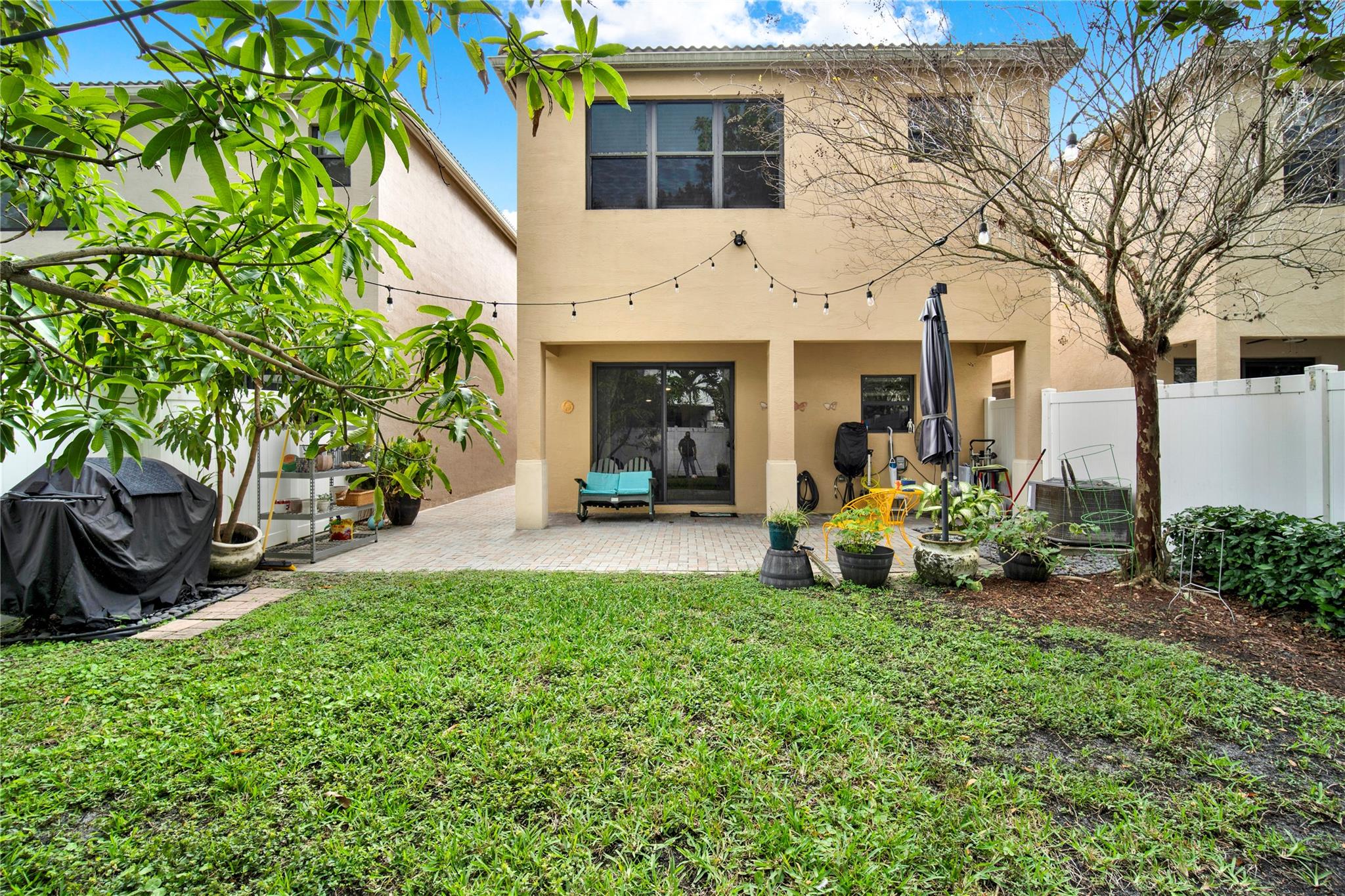 CHAMPION LAKES - Residential