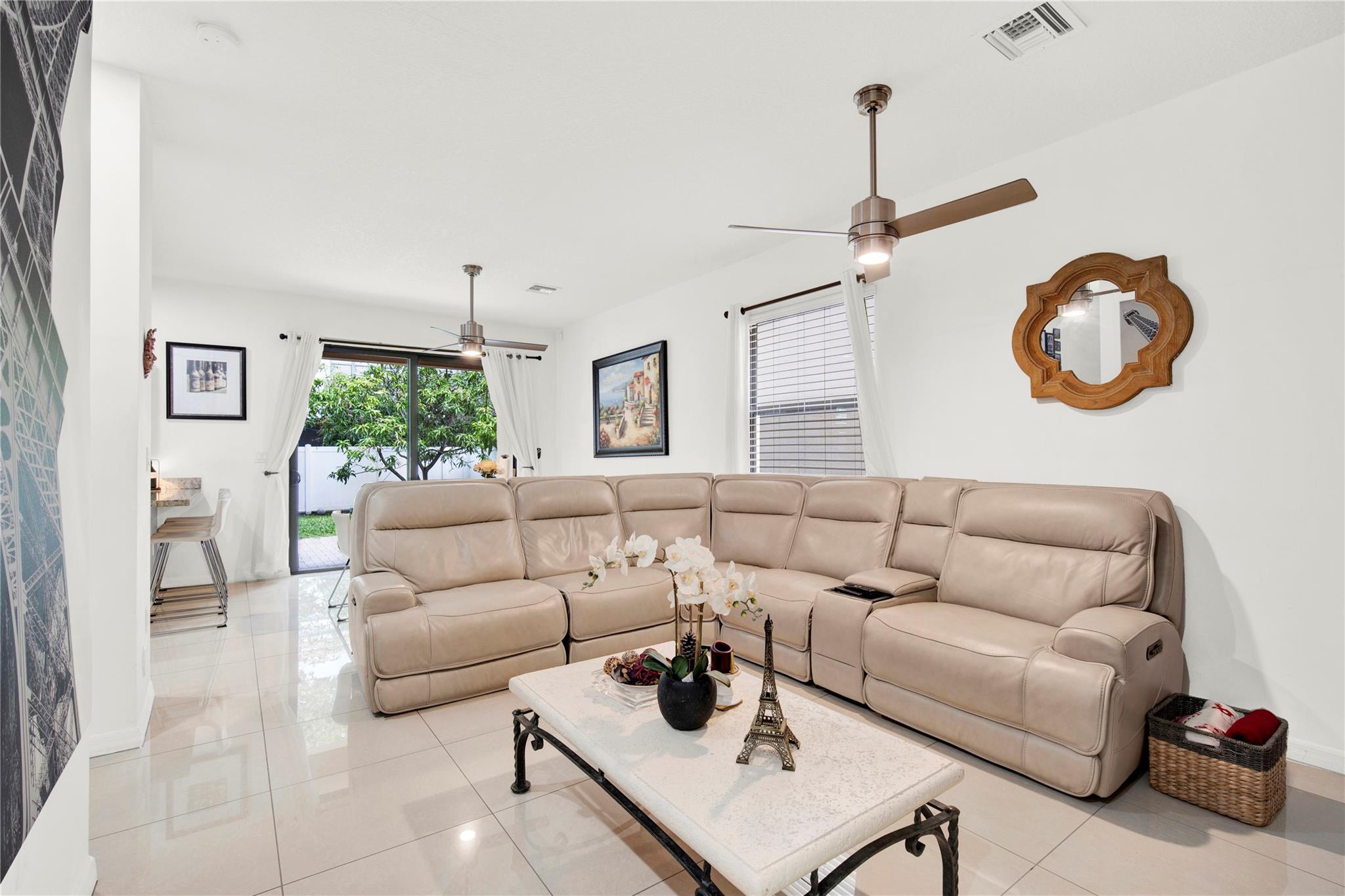 CHAMPION LAKES - Residential