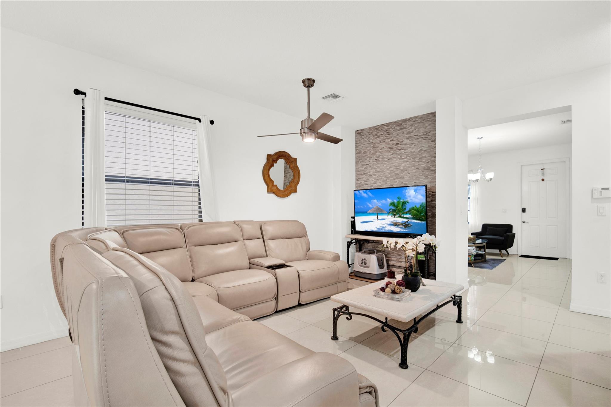 CHAMPION LAKES - Residential