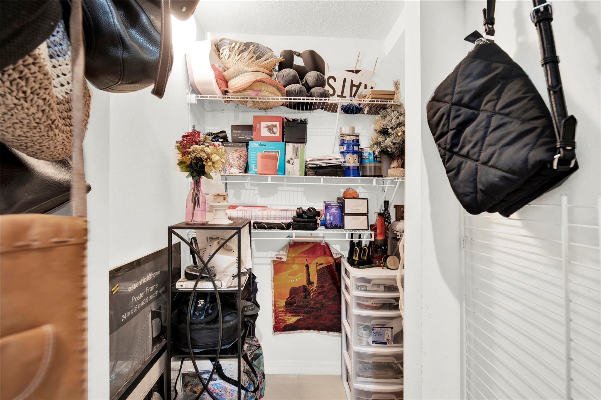 CHAMPION LAKES - Residential