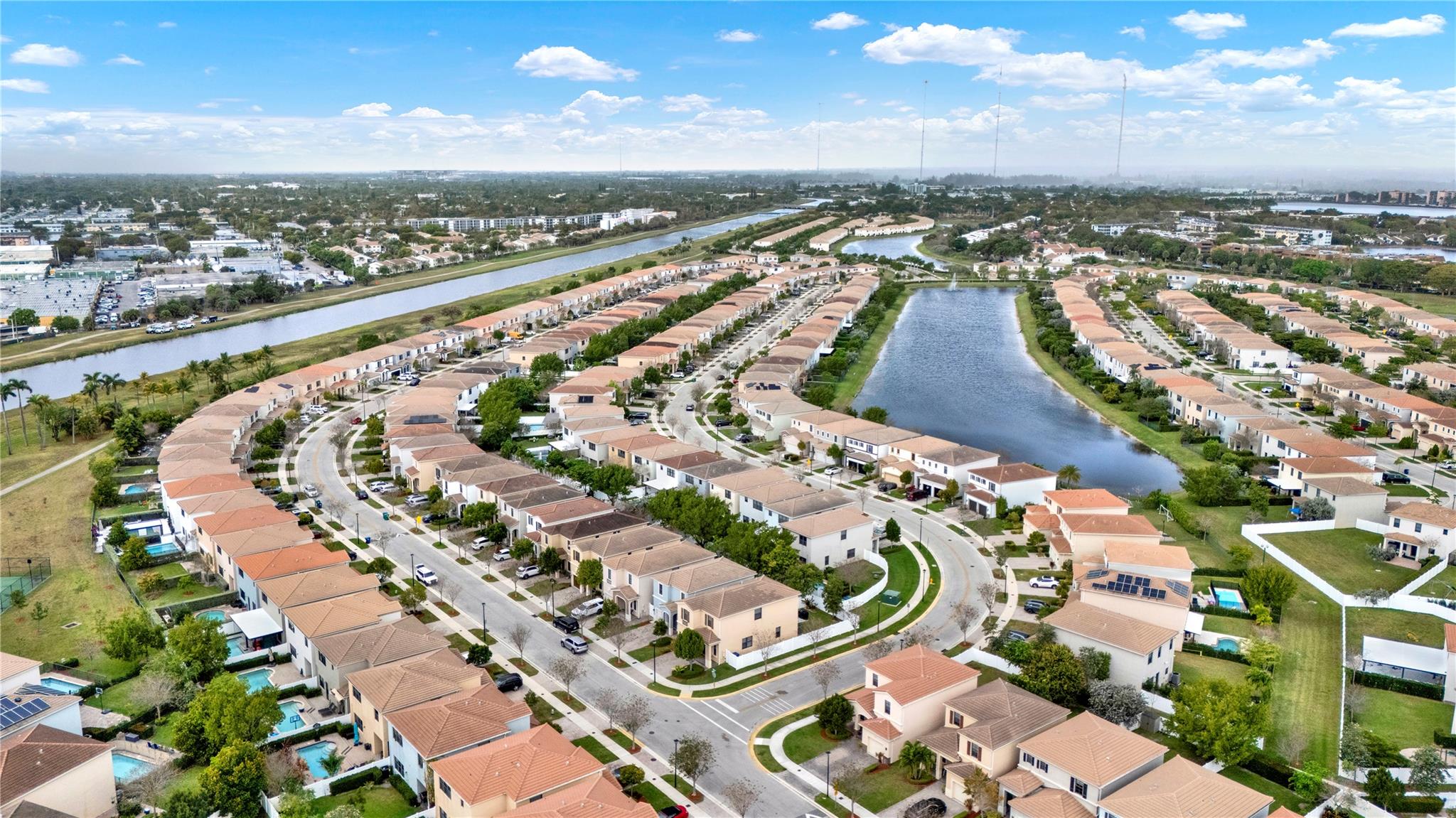 CHAMPION LAKES - Residential