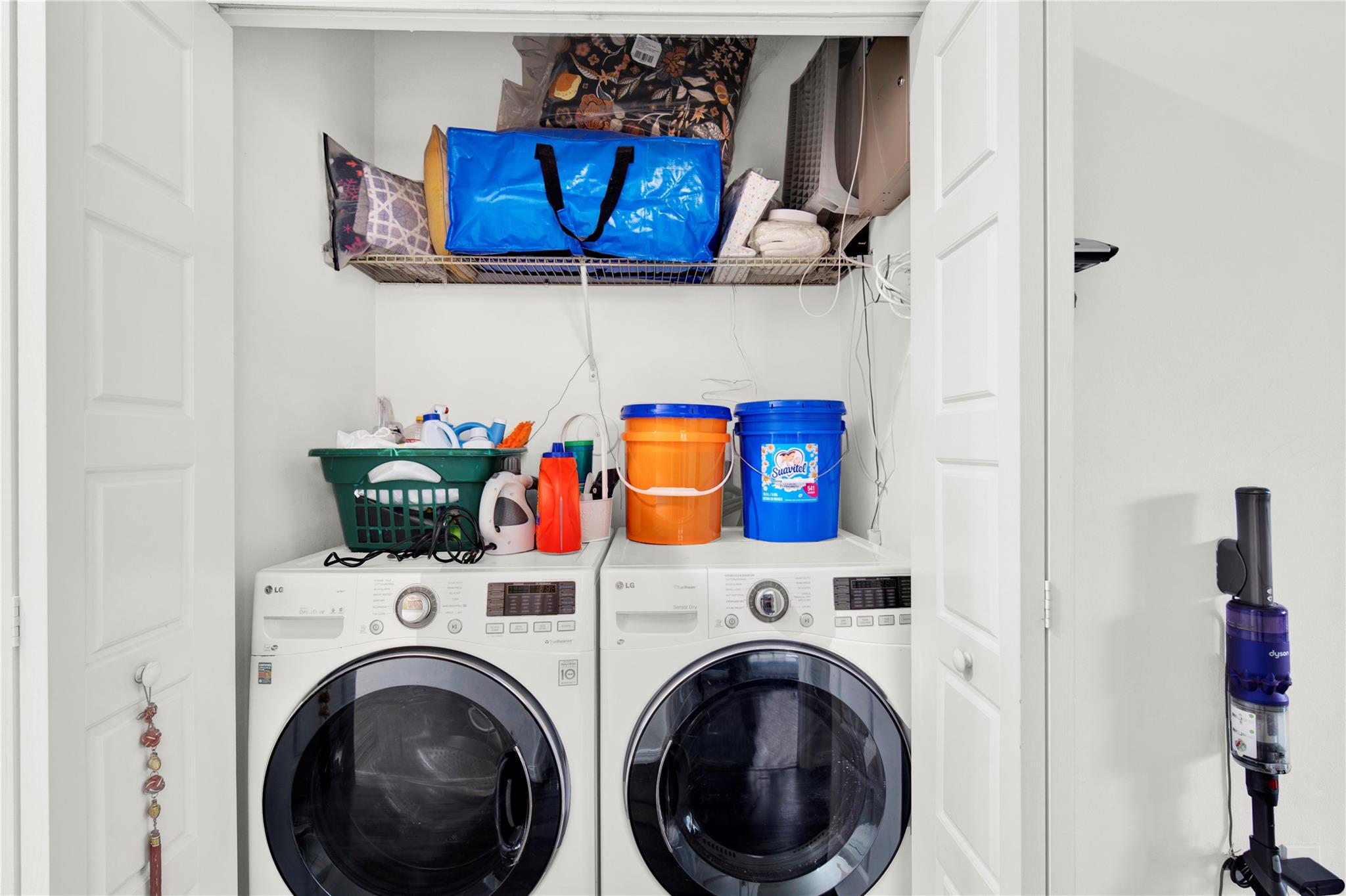 CHAMPION LAKES - Residential