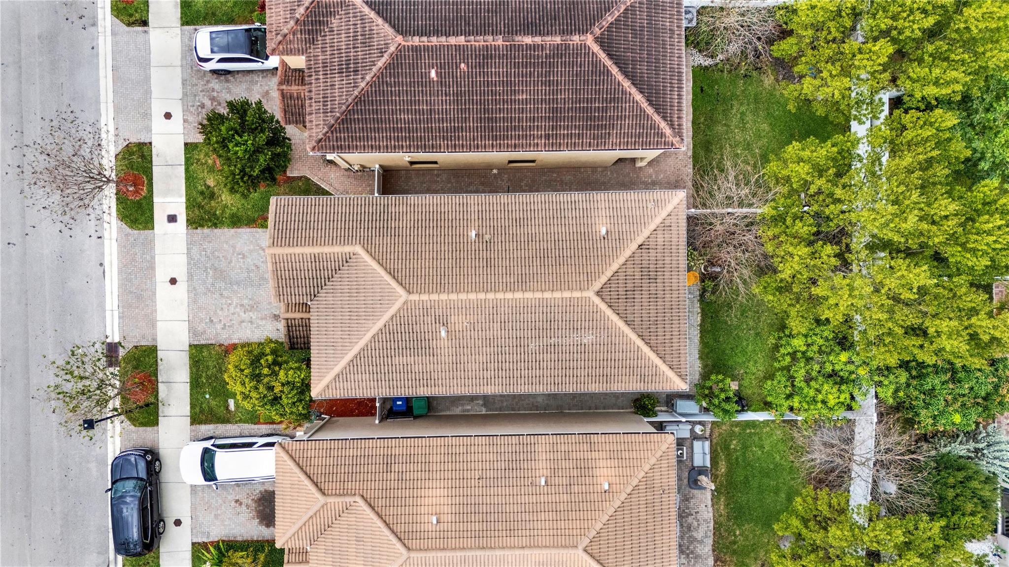 CHAMPION LAKES - Residential