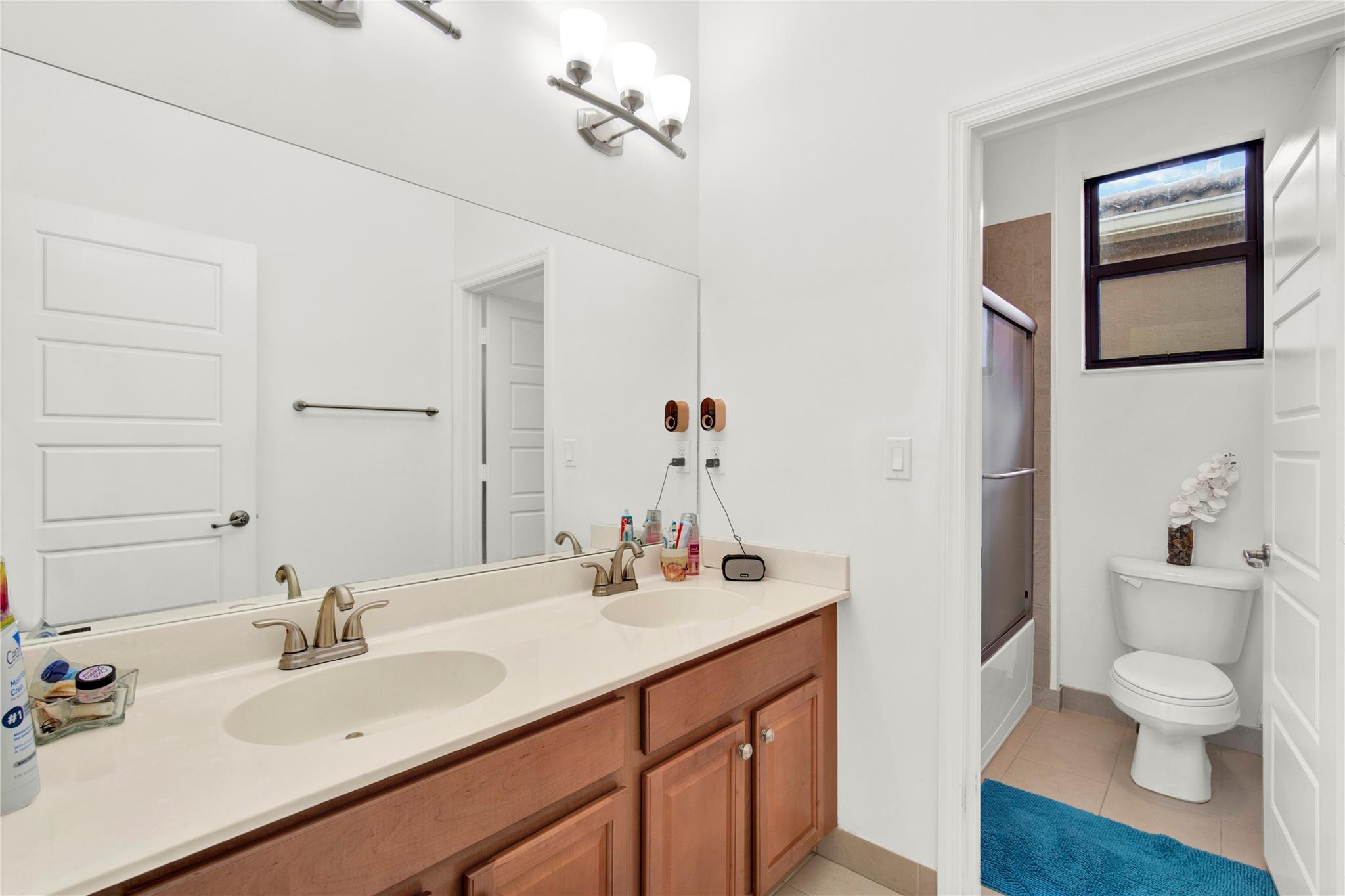 CHAMPION LAKES - Residential