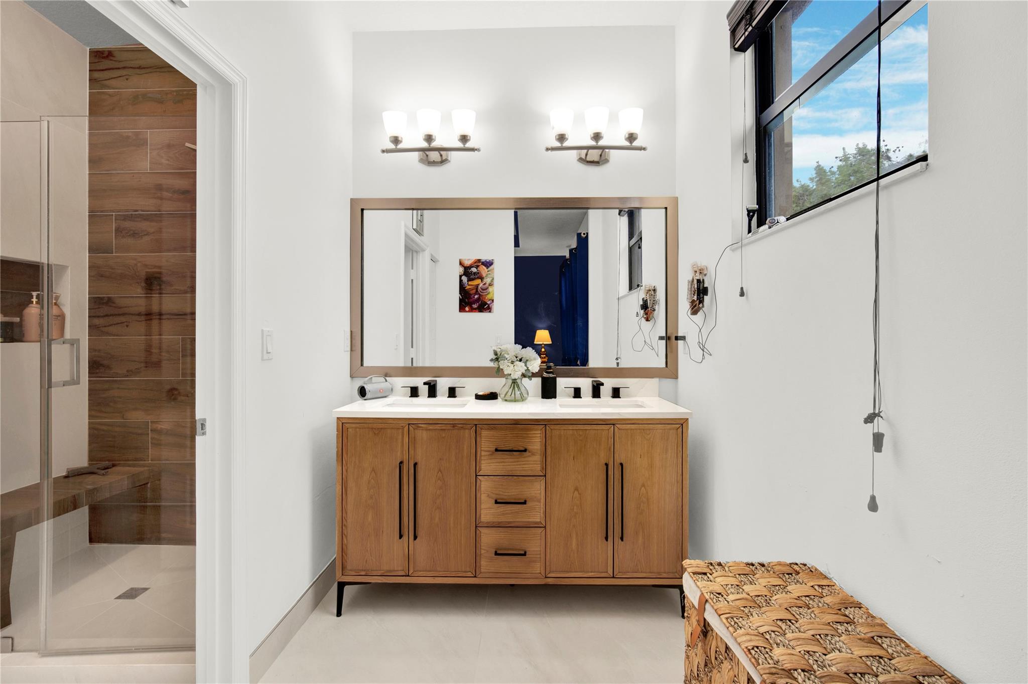 CHAMPION LAKES - Residential