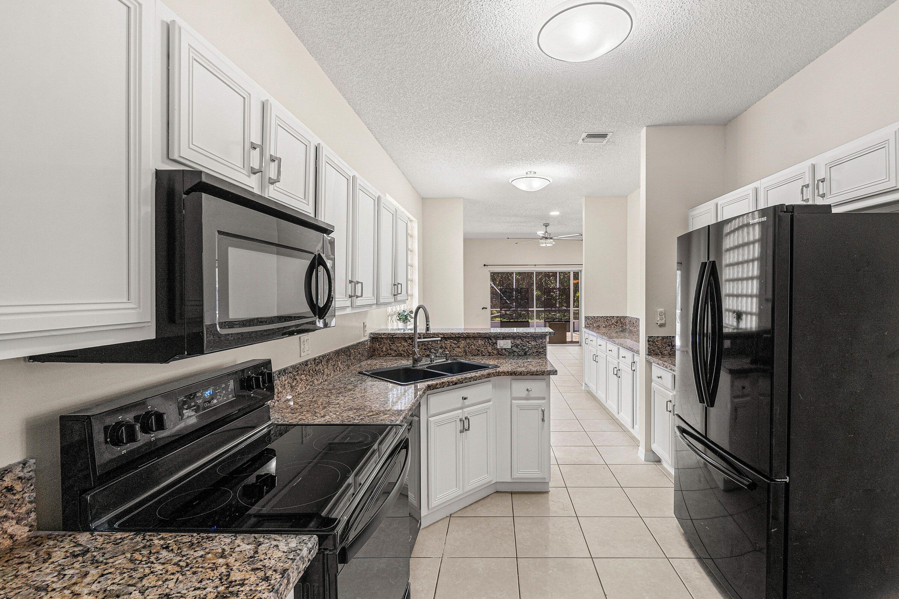 MADISON LAKES - Residential