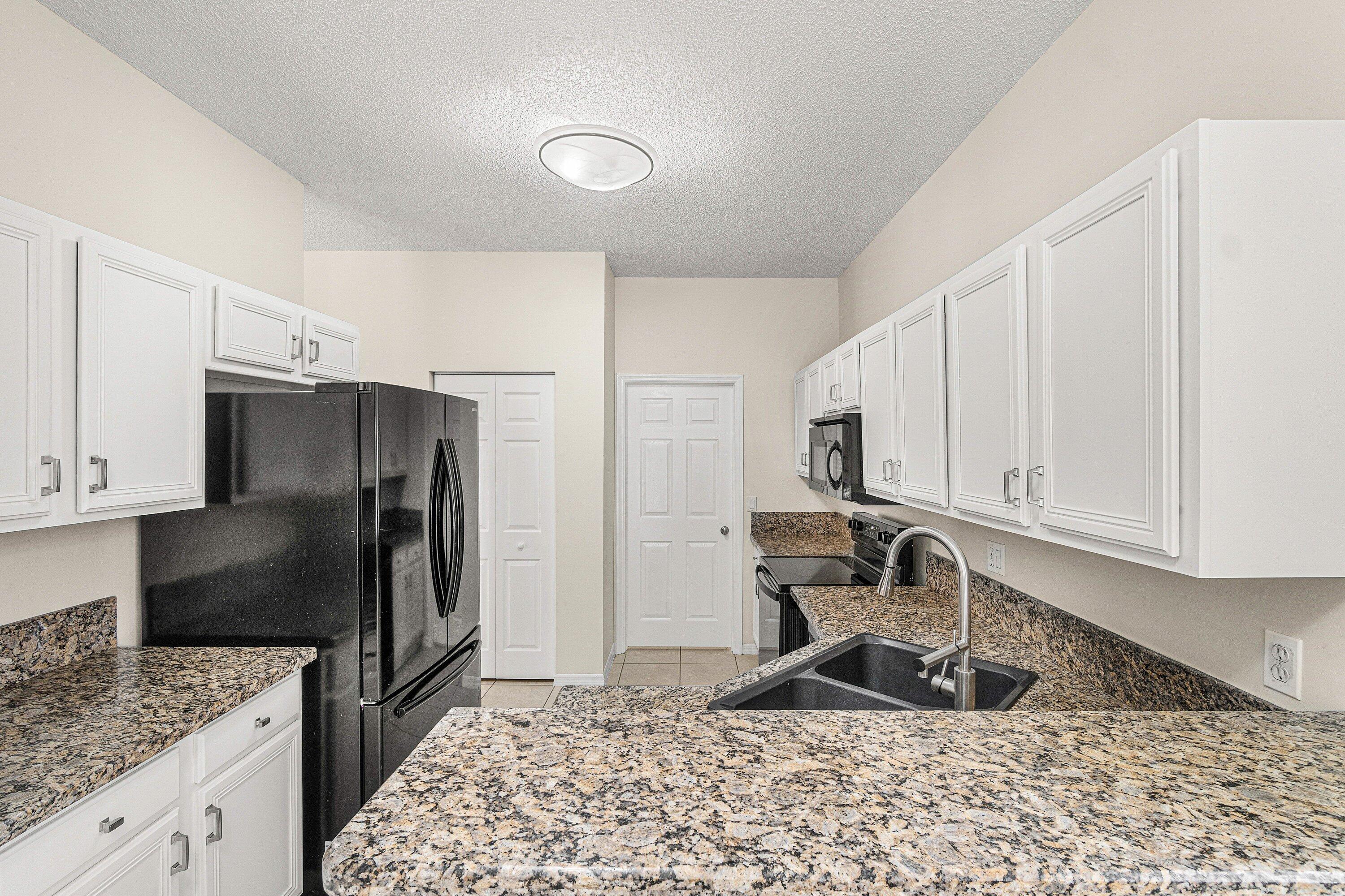 MADISON LAKES - Residential