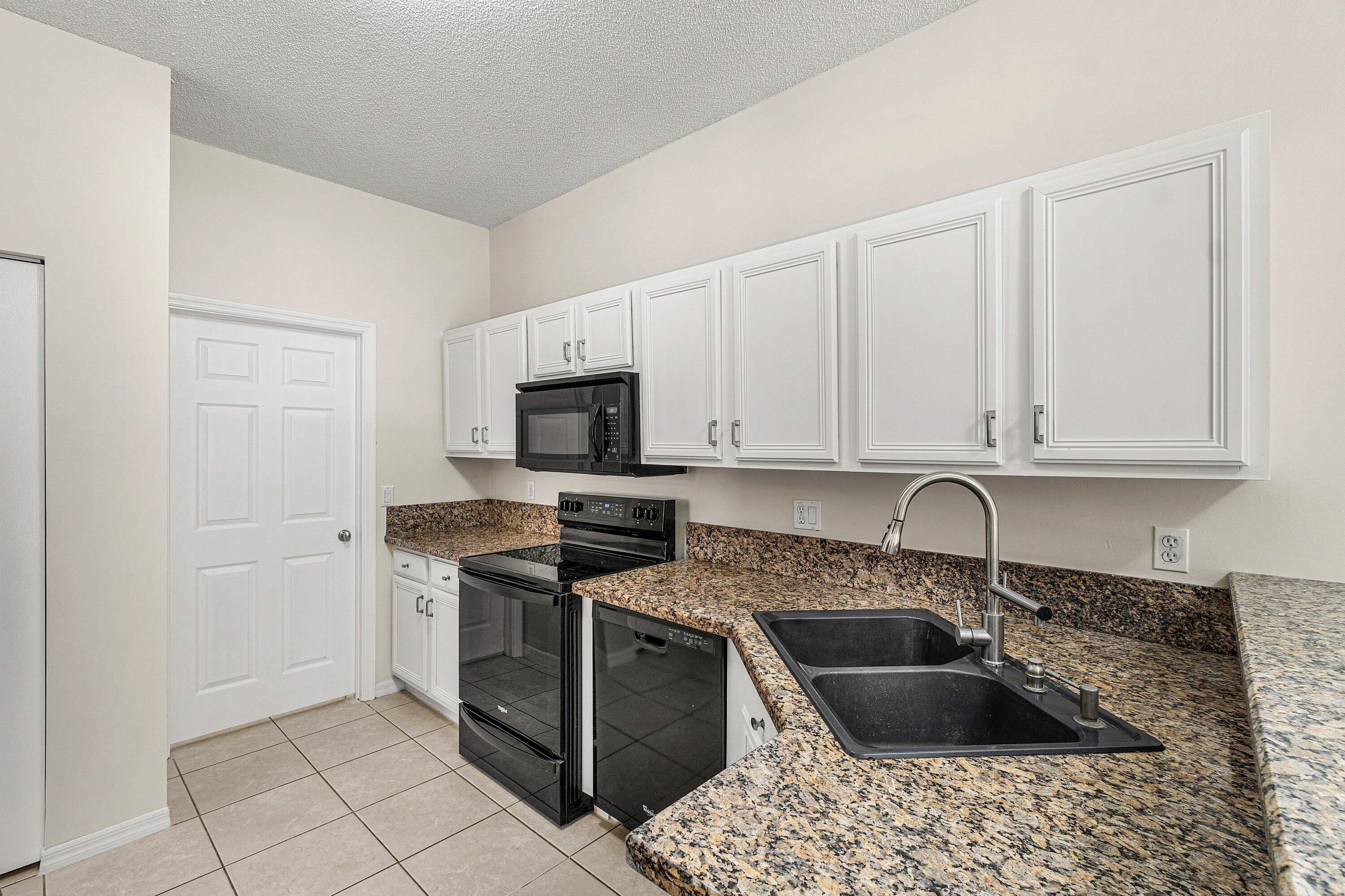 MADISON LAKES - Residential