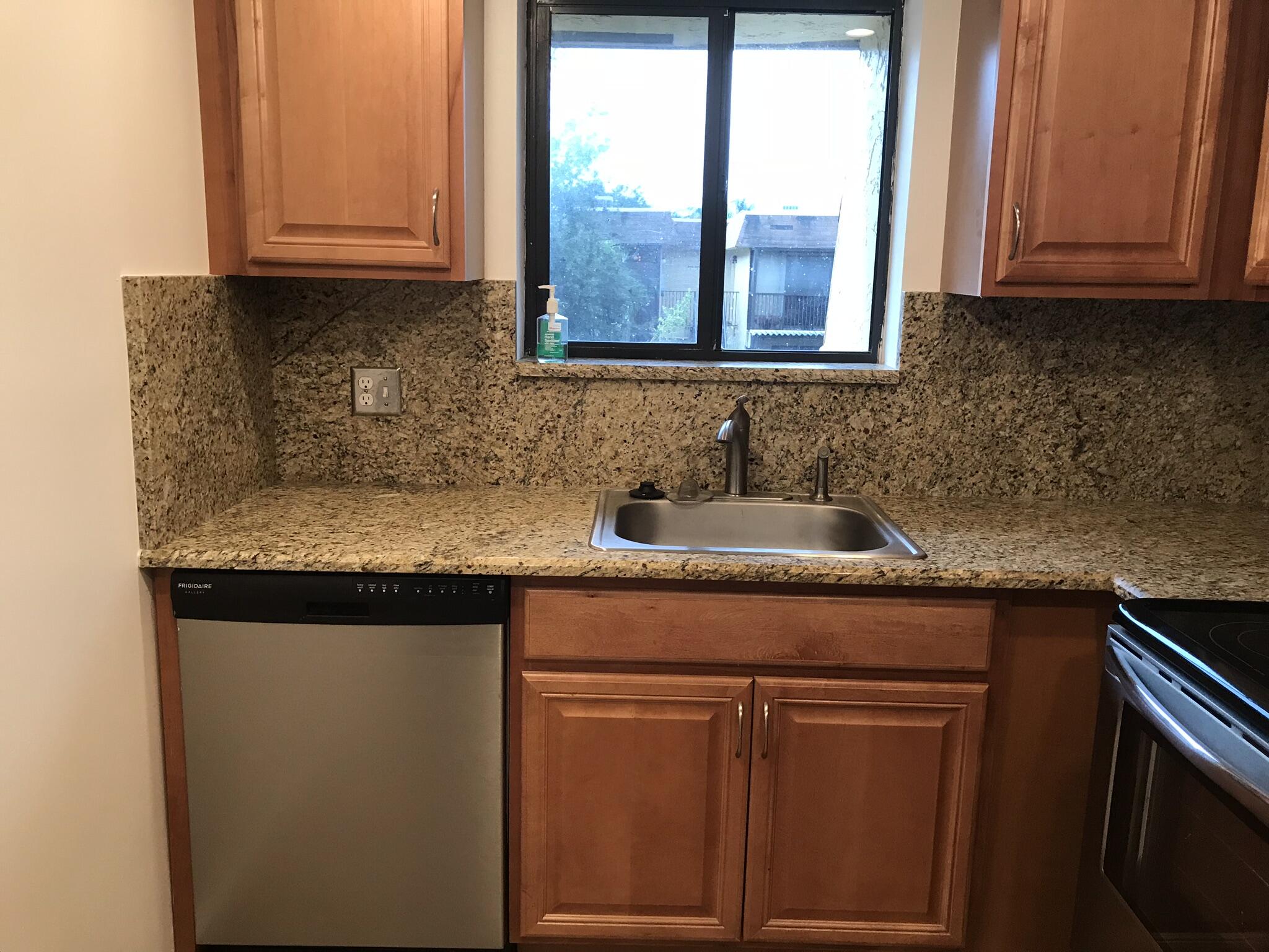 VILLAGE TOWNHOUSE-POMPANO BEACH - Residential Lease