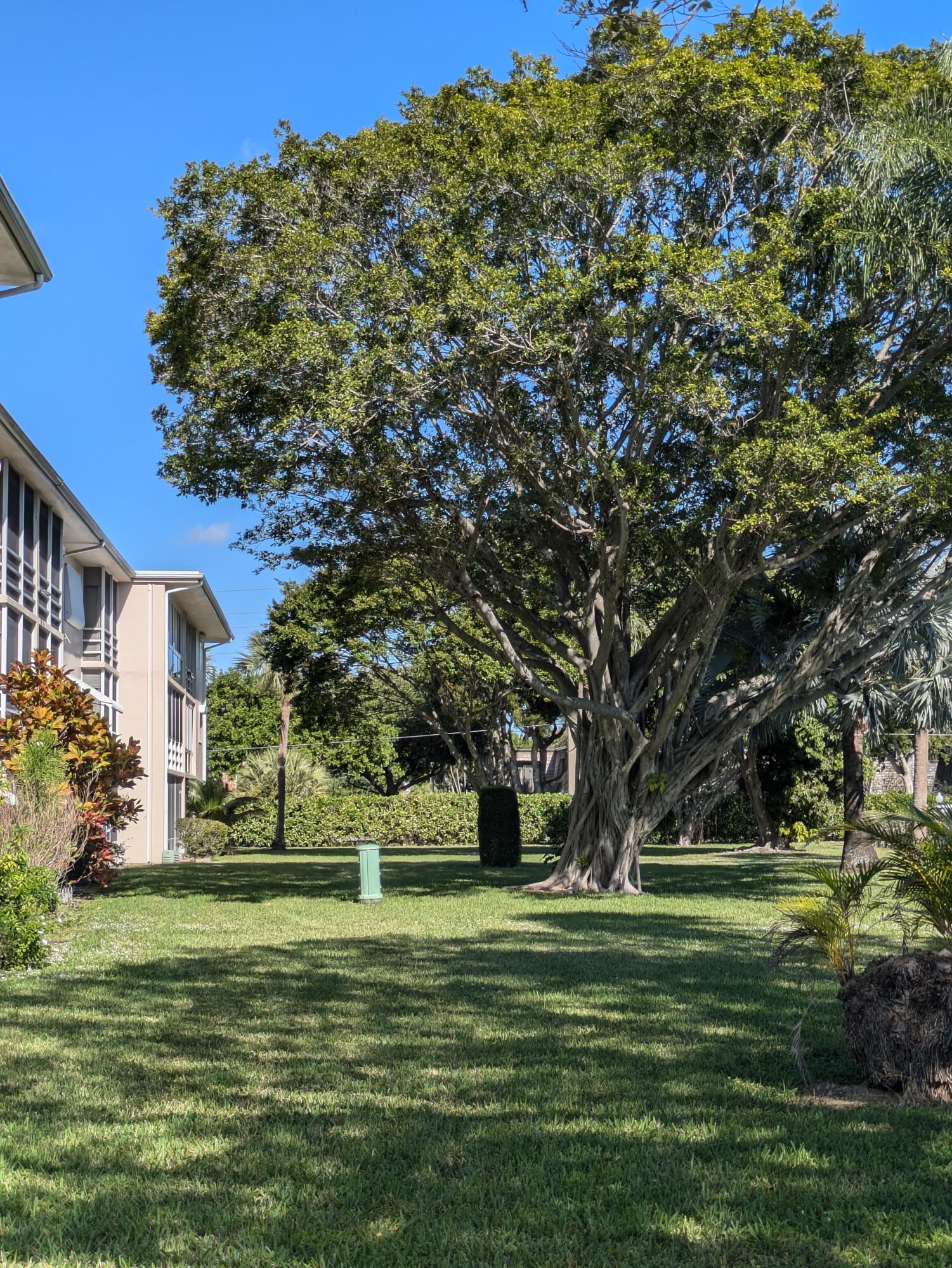 LAKE CLARKE GARDENS CONDO 3 - Residential