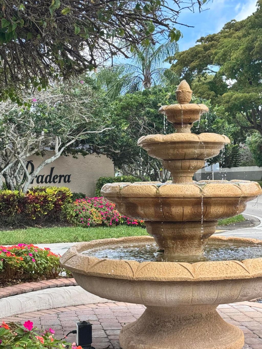 Photo of 21500 Campo Allegro Drive, Boca Raton, FL 33433 (MLS # B26024646)