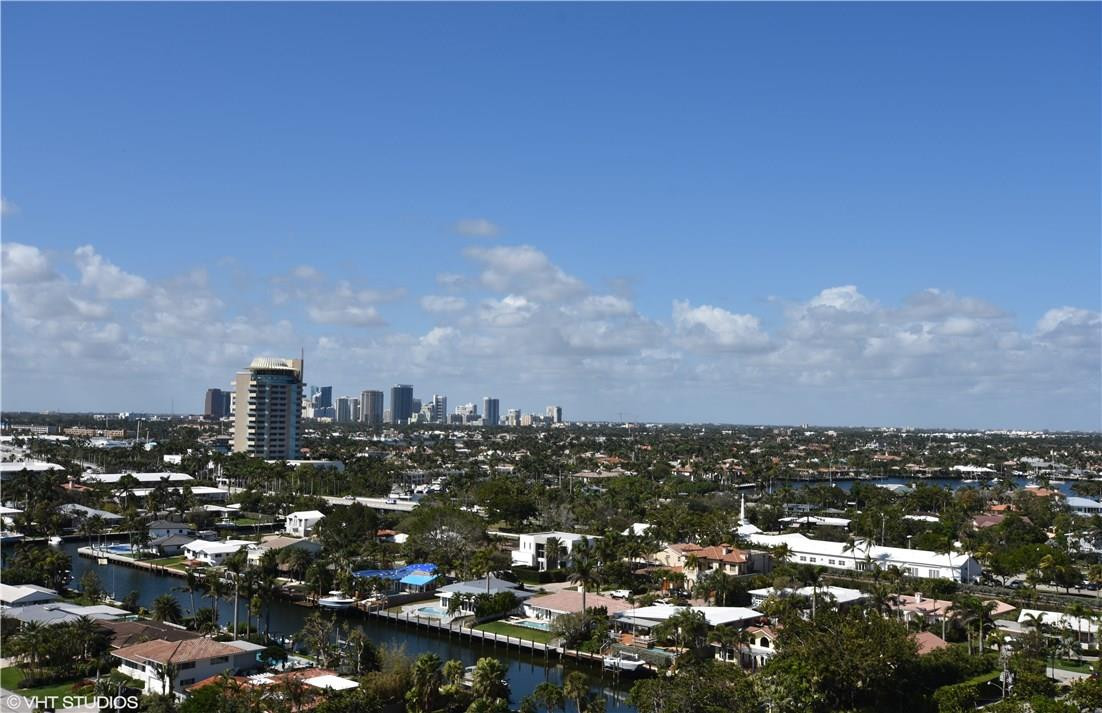BREAKWATER TOWERS - Residential