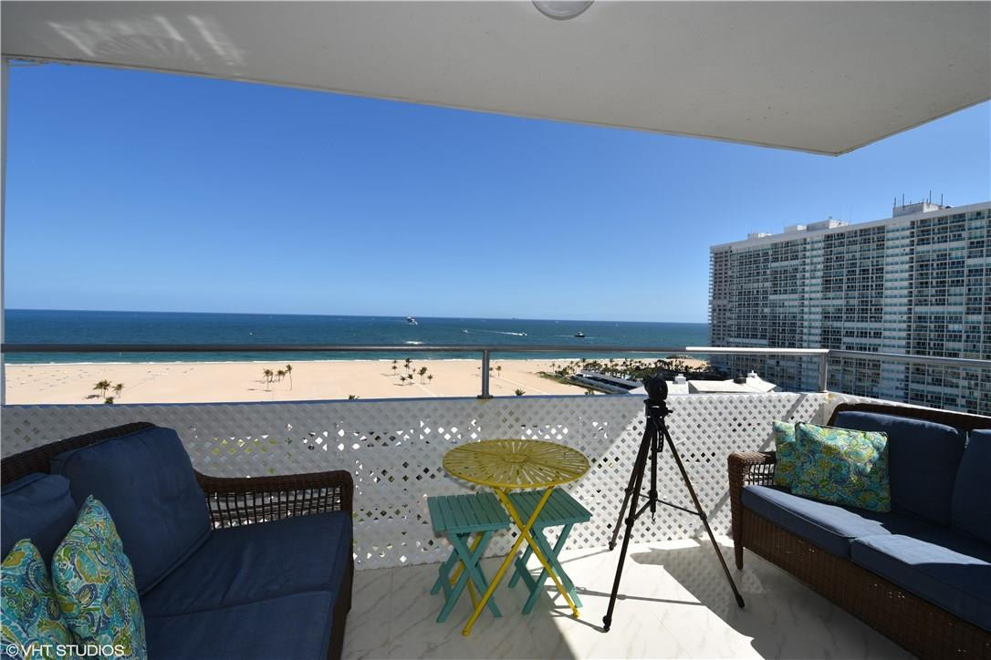 BREAKWATER TOWERS - Residential