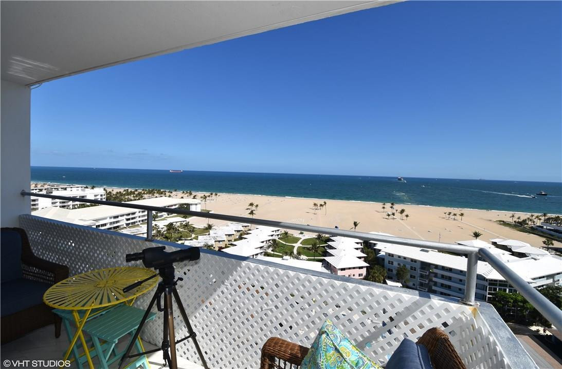 BREAKWATER TOWERS - Residential