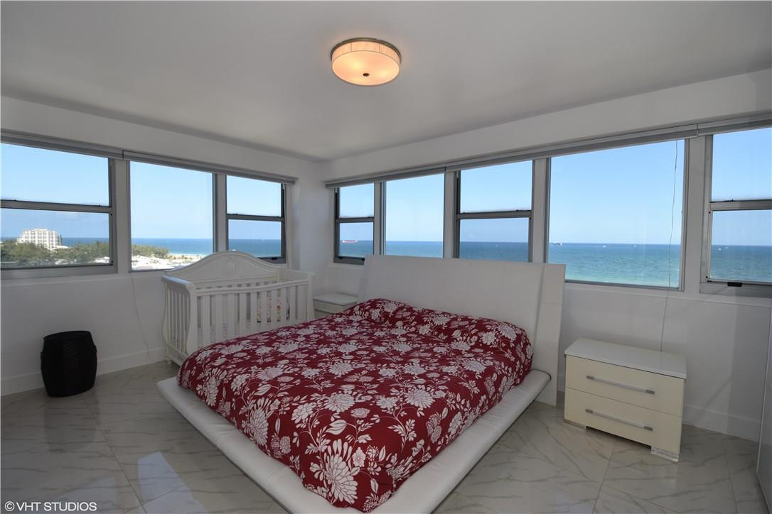 BREAKWATER TOWERS - Residential