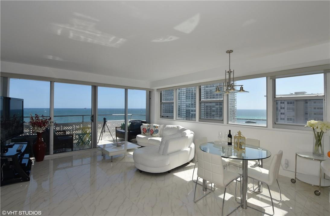 BREAKWATER TOWERS - Residential