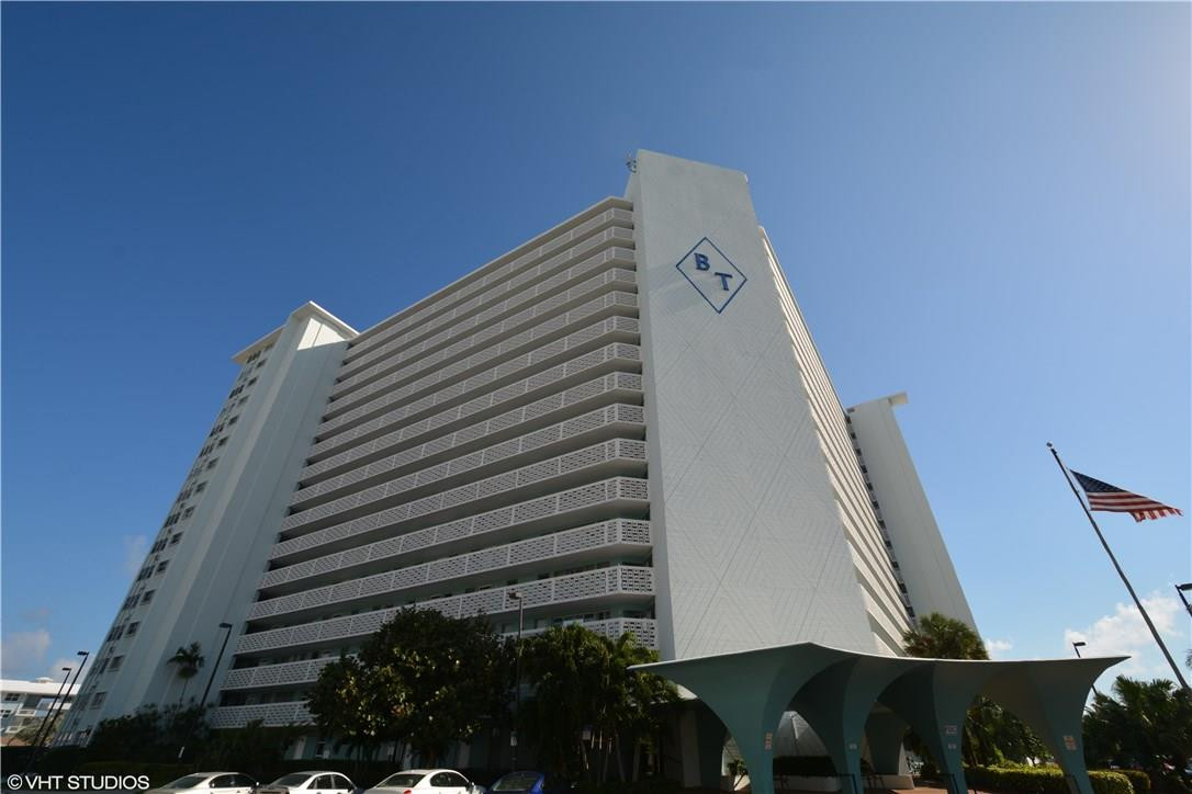 BREAKWATER TOWERS - Residential