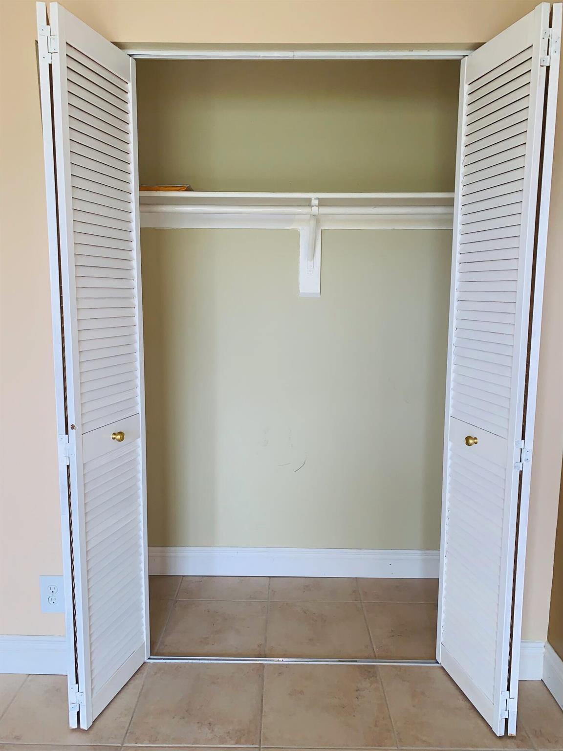 KINGS POINT FLANDERS CONDOS - Residential