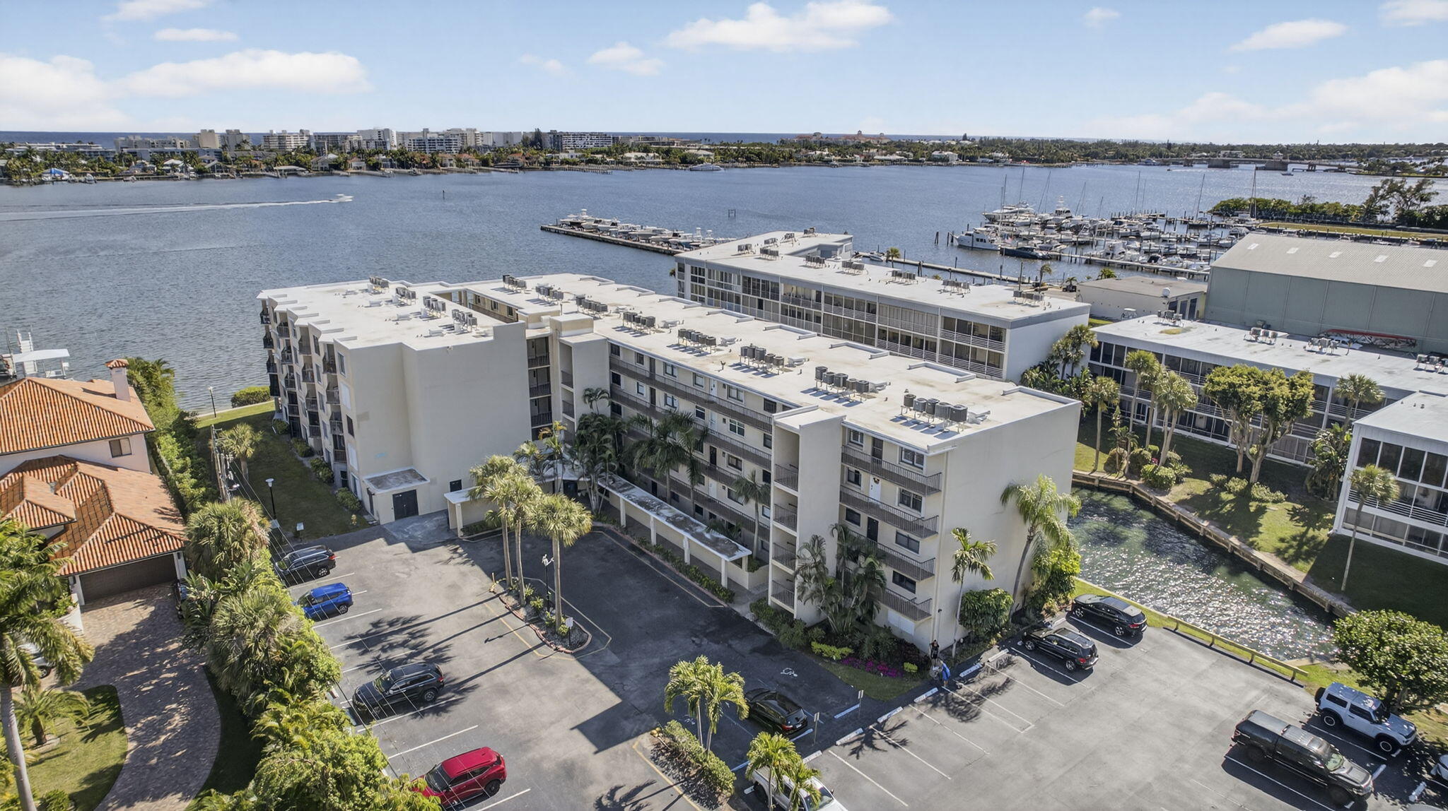 HIDDEN HARBOUR OF THE PALM BEACHES - Residential
