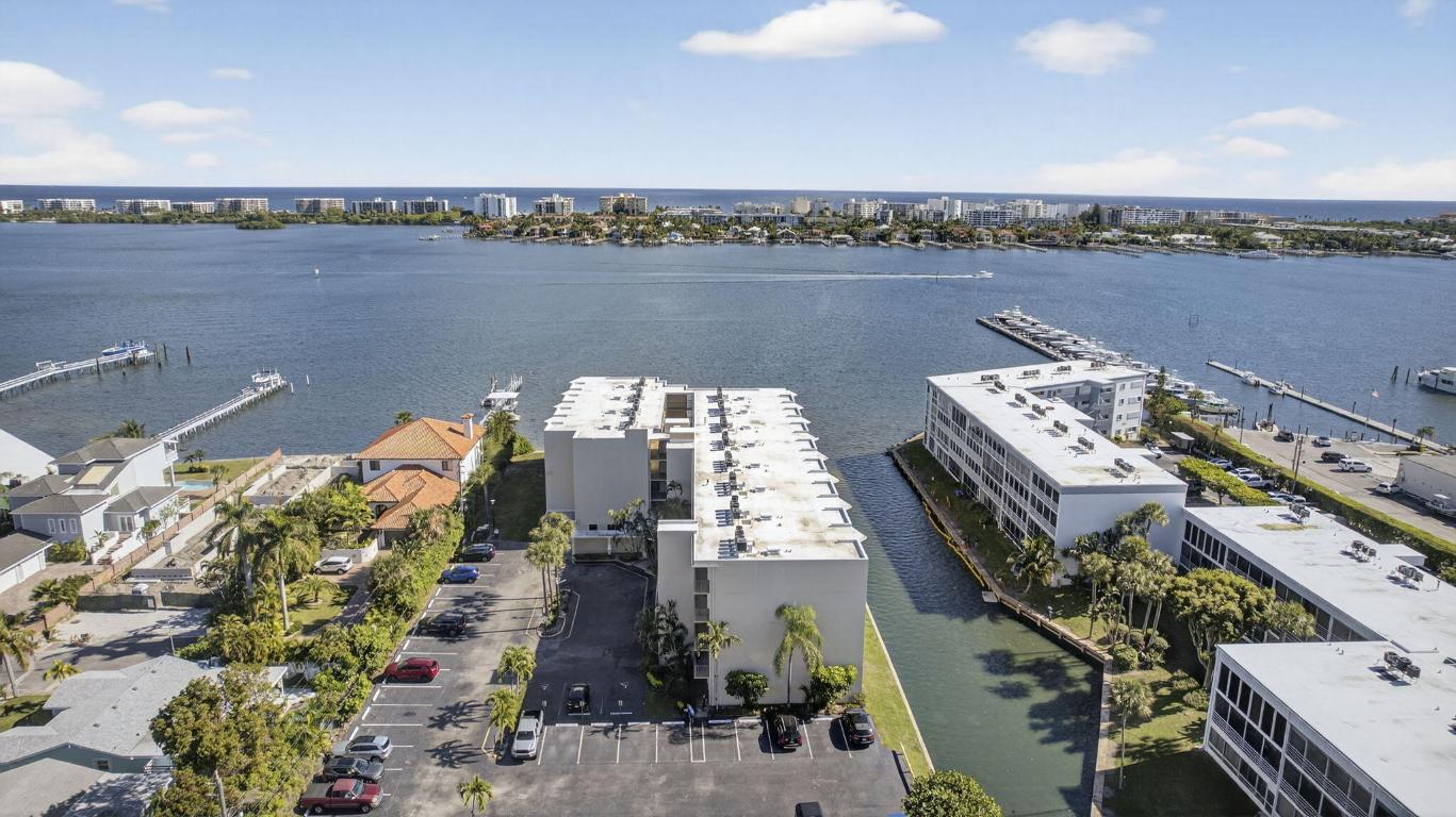 HIDDEN HARBOUR OF THE PALM BEACHES - Residential